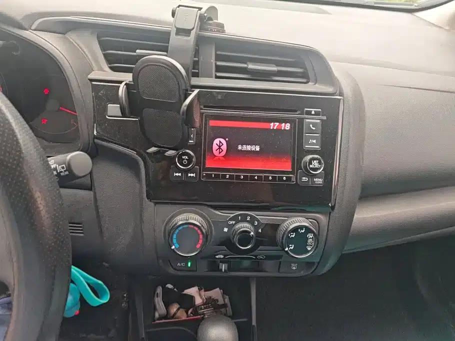 Honda Fit 2018 1.5L CVT Comfort Edition — миниатюра 13