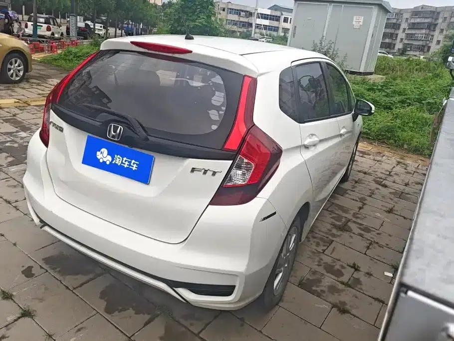 Honda Fit 2018 1.5L CVT Comfort Edition — миниатюра 3