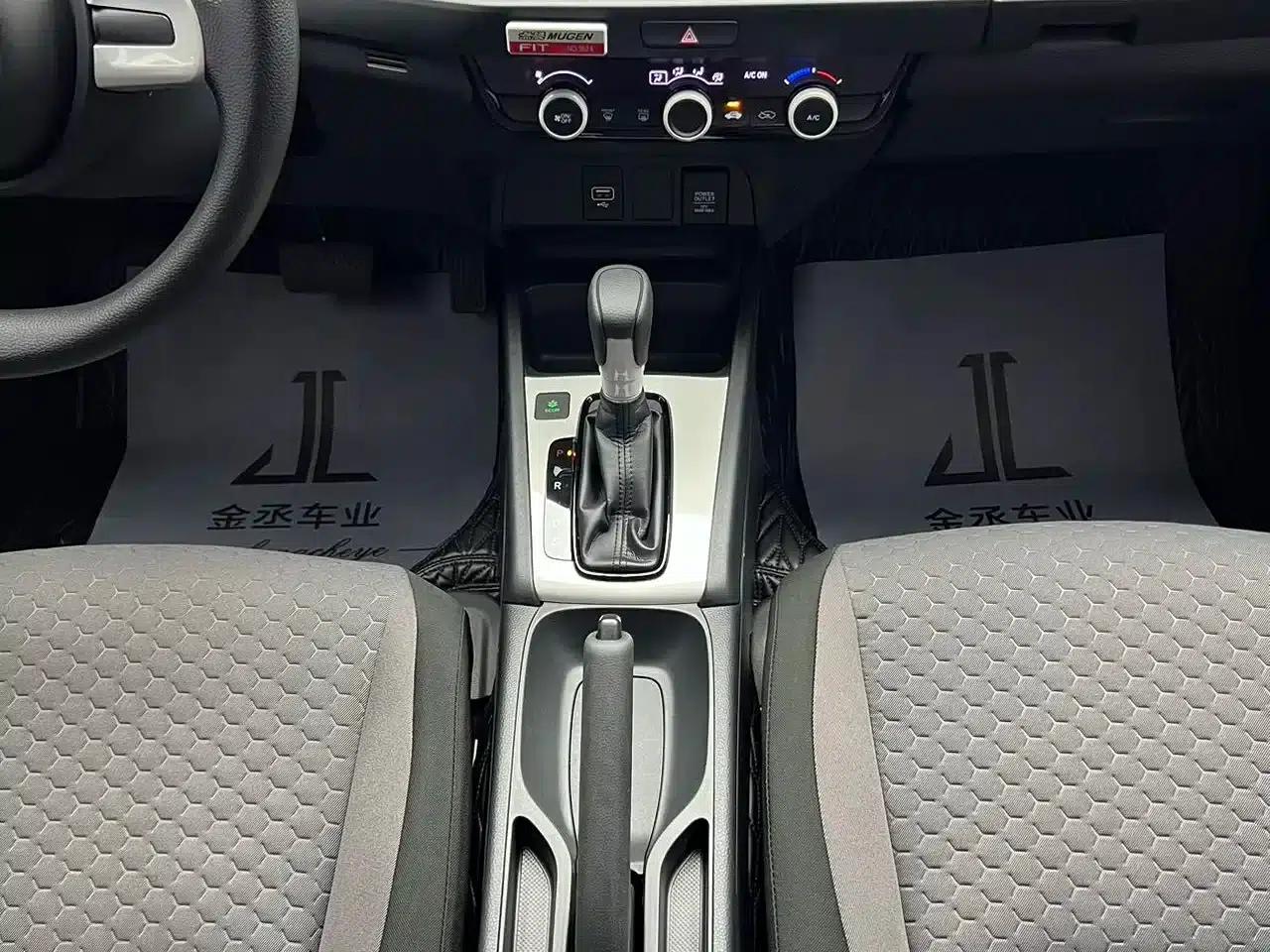 Honda Fit 2022 1.5L CVT Unlimited MUGEN Edition — миниатюра 9