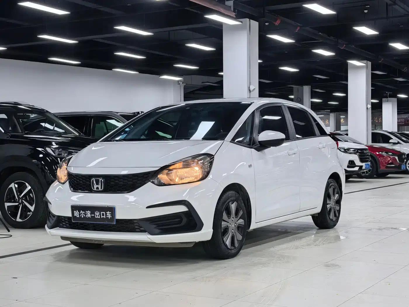 Honda Fit 2022 1.5L CVT Trendy Sunroof Edition — миниатюра 1