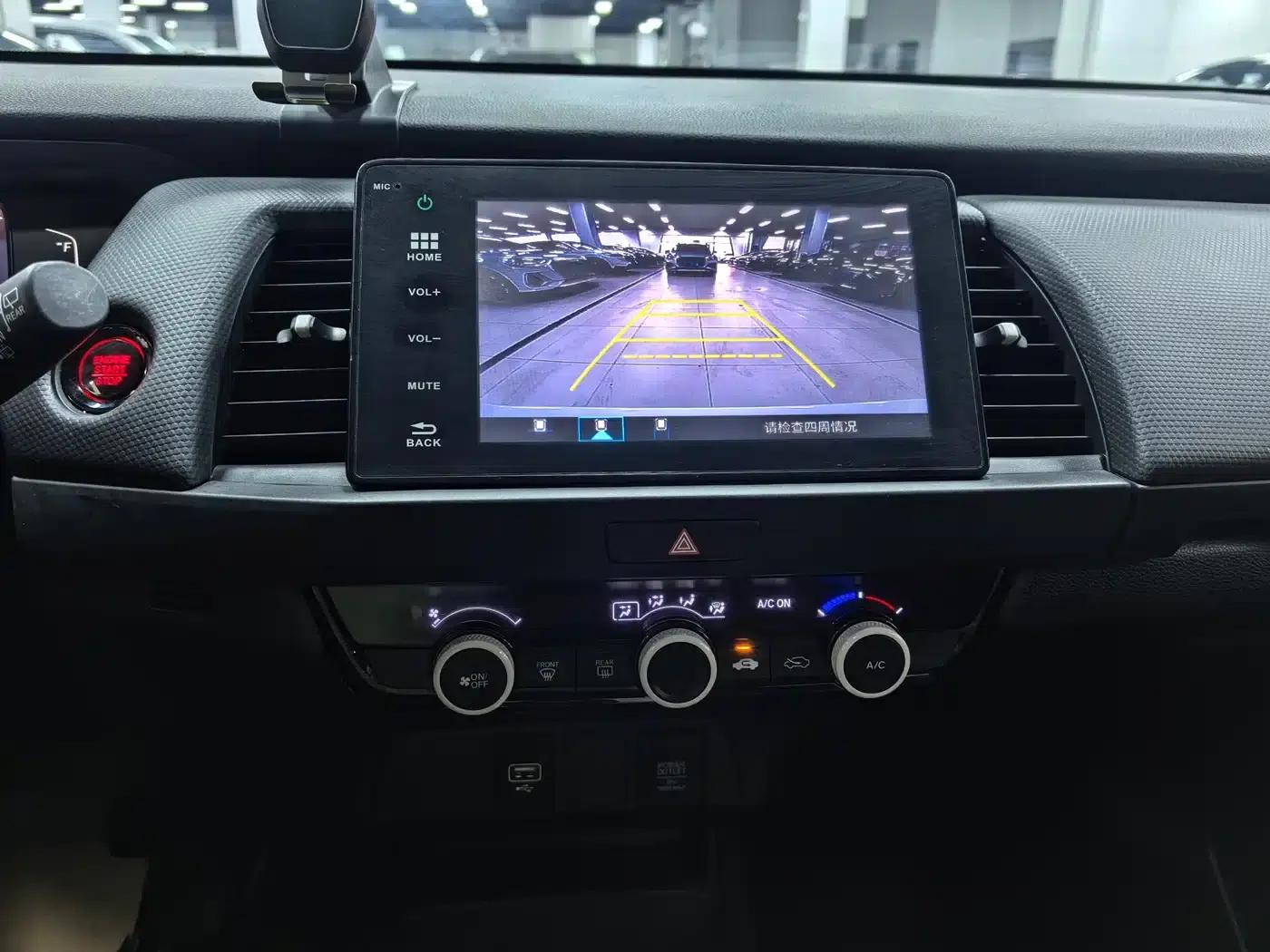 Honda Fit 2022 1.5L CVT Trendy Sunroof Edition — миниатюра 17