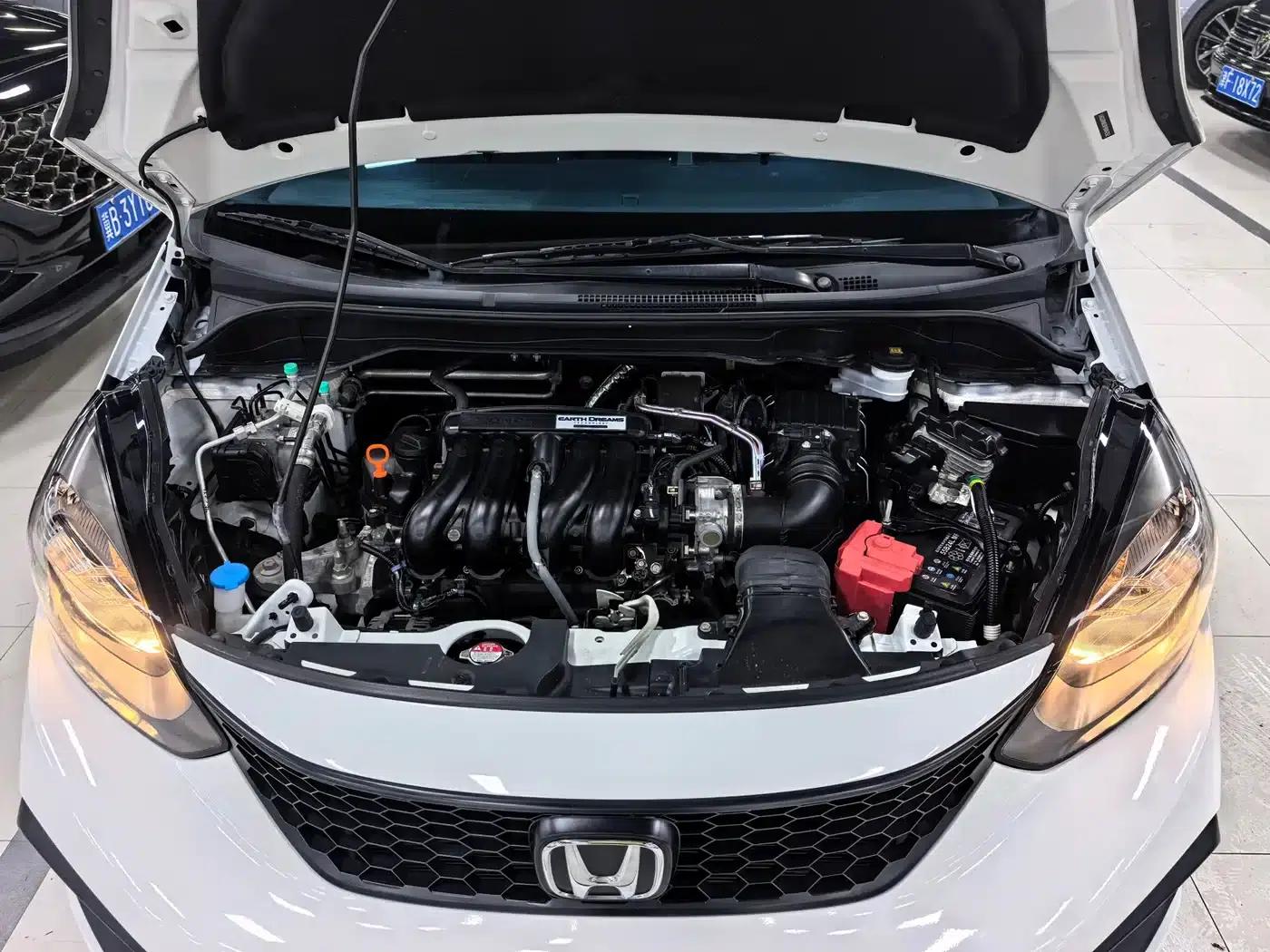 Honda Fit 2022 1.5L CVT Trendy Sunroof Edition — миниатюра 20