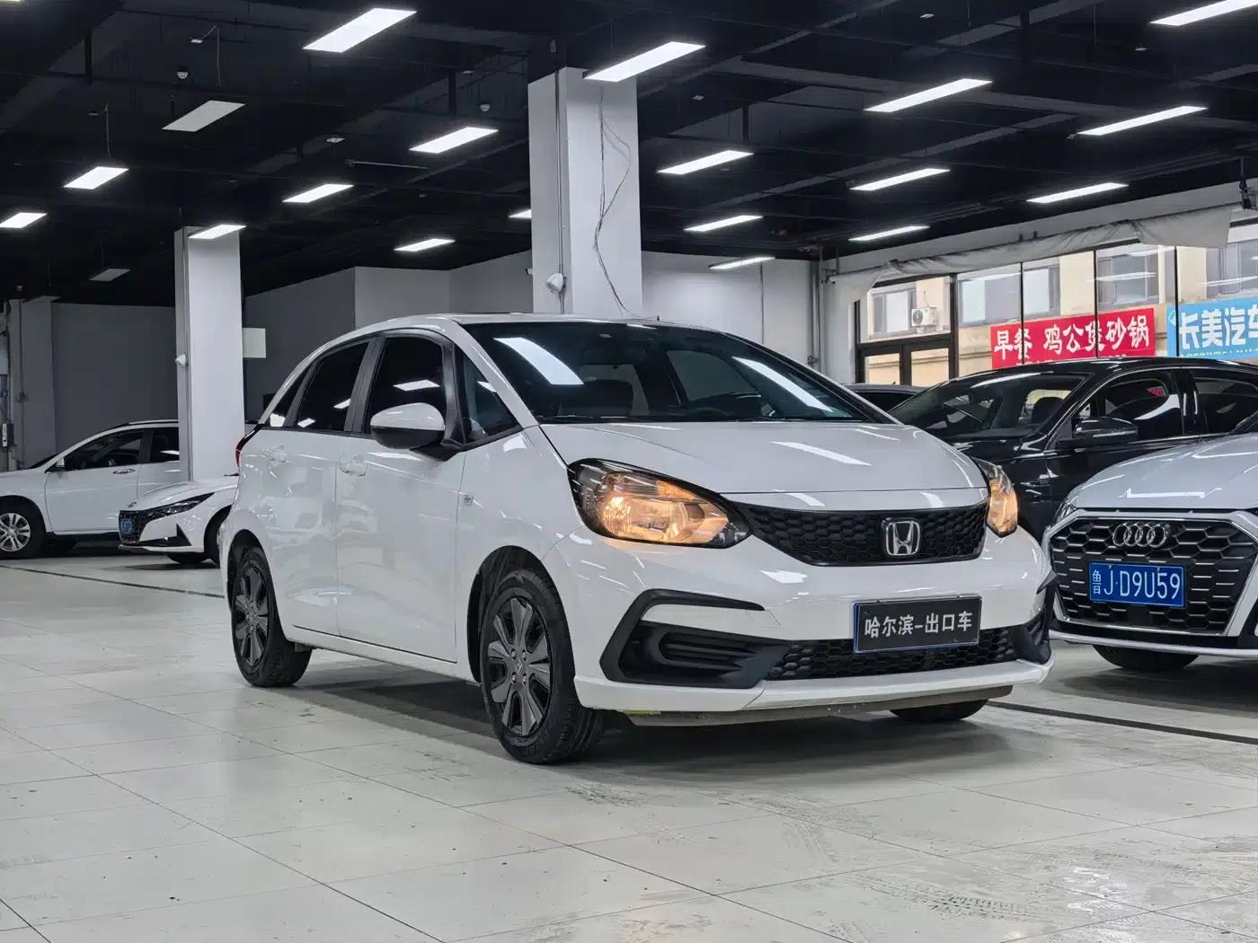 Honda Fit 2022 1.5L CVT Trendy Sunroof Edition — миниатюра 3