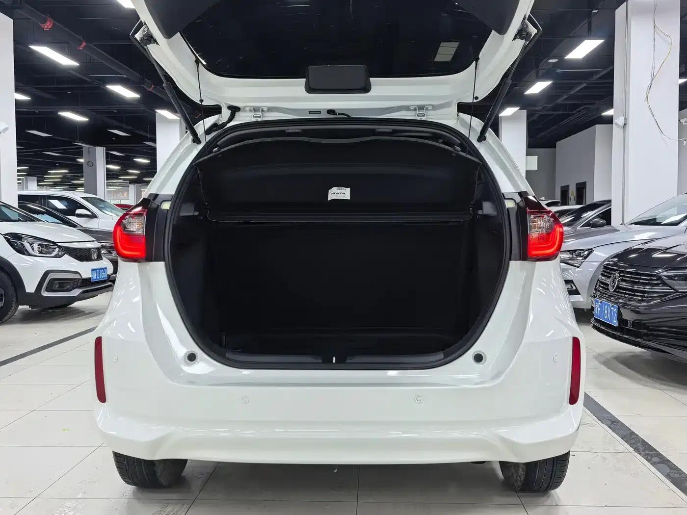 Honda Fit 2022 1.5L CVT Trendy Sunroof Edition — миниатюра 21