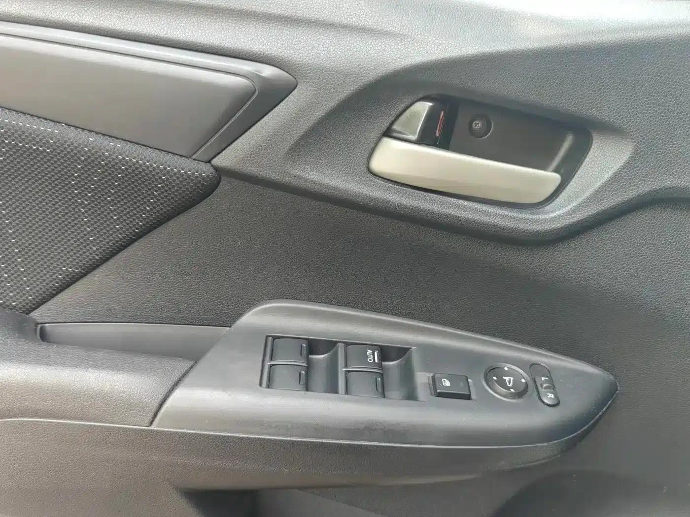Honda Fit 2016 1.5L LX CVT Comfort — миниатюра 14