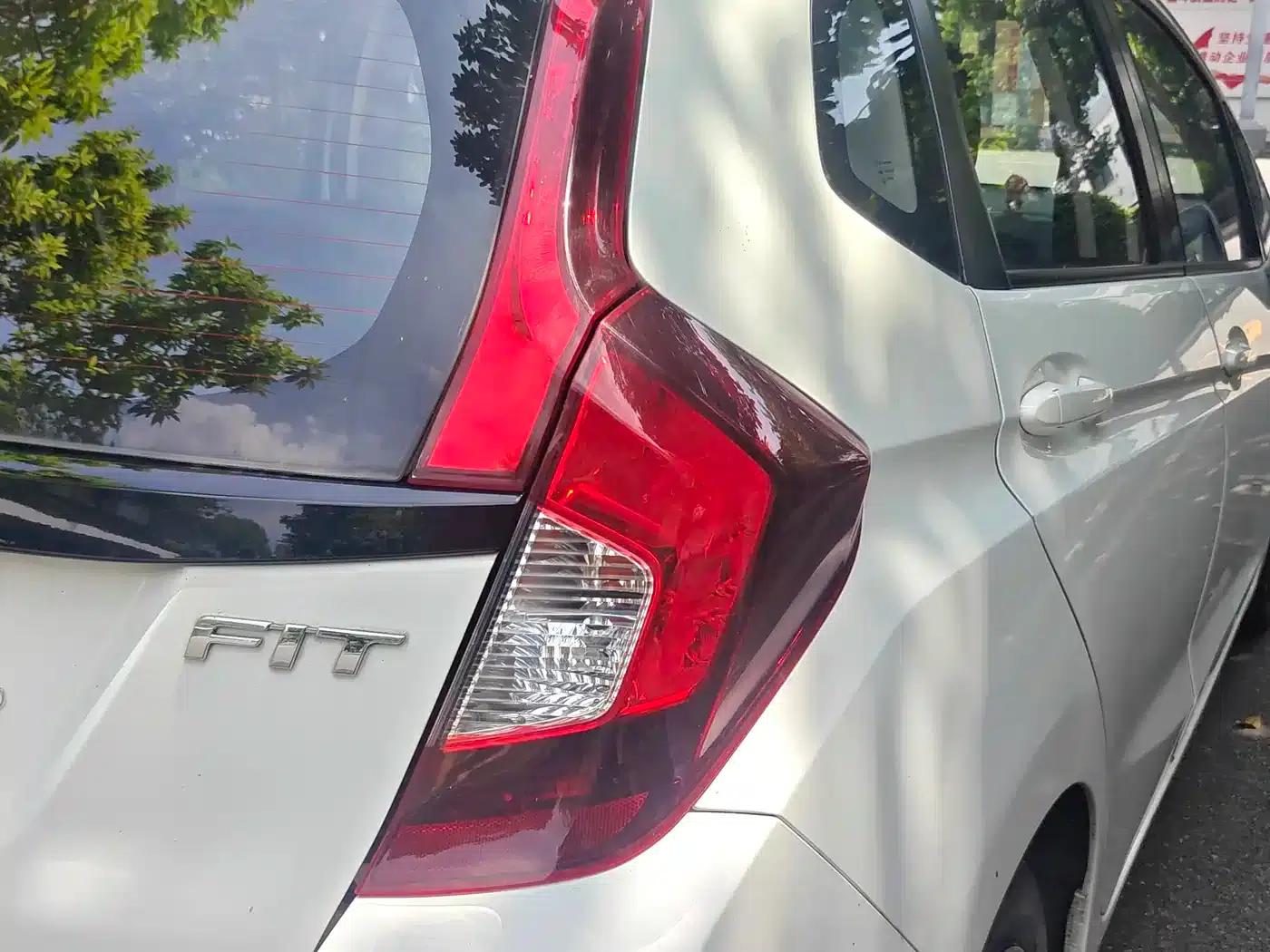Honda Fit 2016 1.5L LX CVT Comfort — миниатюра 24