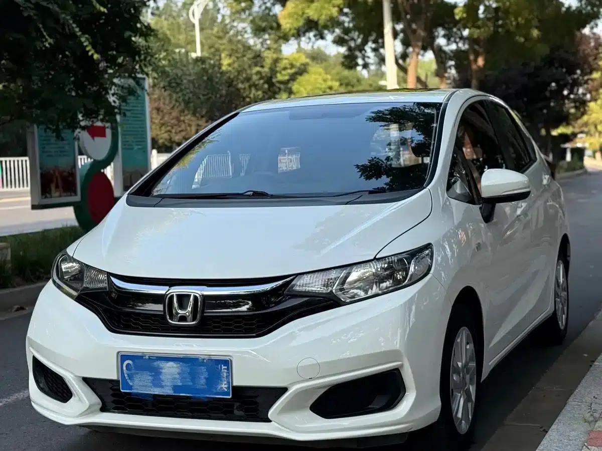 Honda Fit 2018 1.5L CVT Comfort Sunroof Edition — миниатюра 1