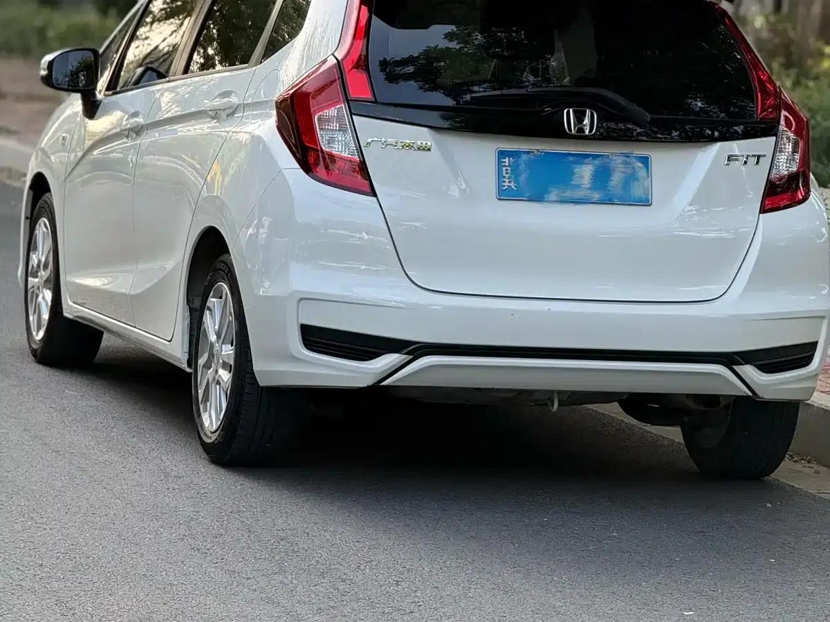 Honda Fit 2018 1.5L CVT Comfort Sunroof Edition — миниатюра 4