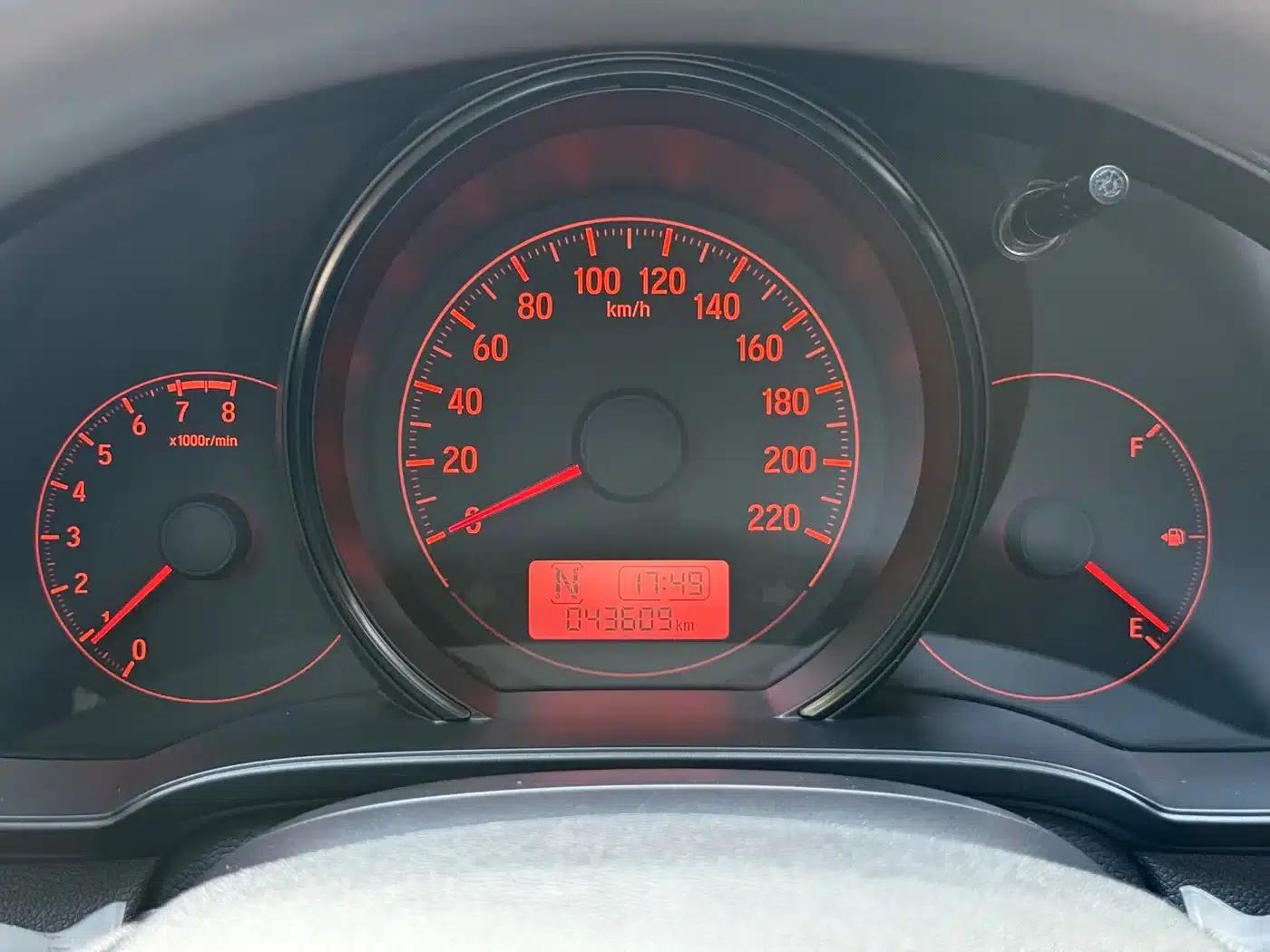 Honda Fit 2018 1.5L CVT Comfort Sunroof Edition — миниатюра 10