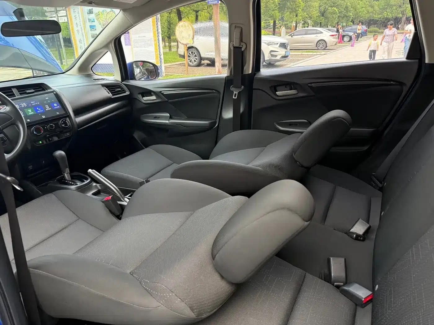Honda Fit 2018 1.5L CVT Comfort Edition — миниатюра 23