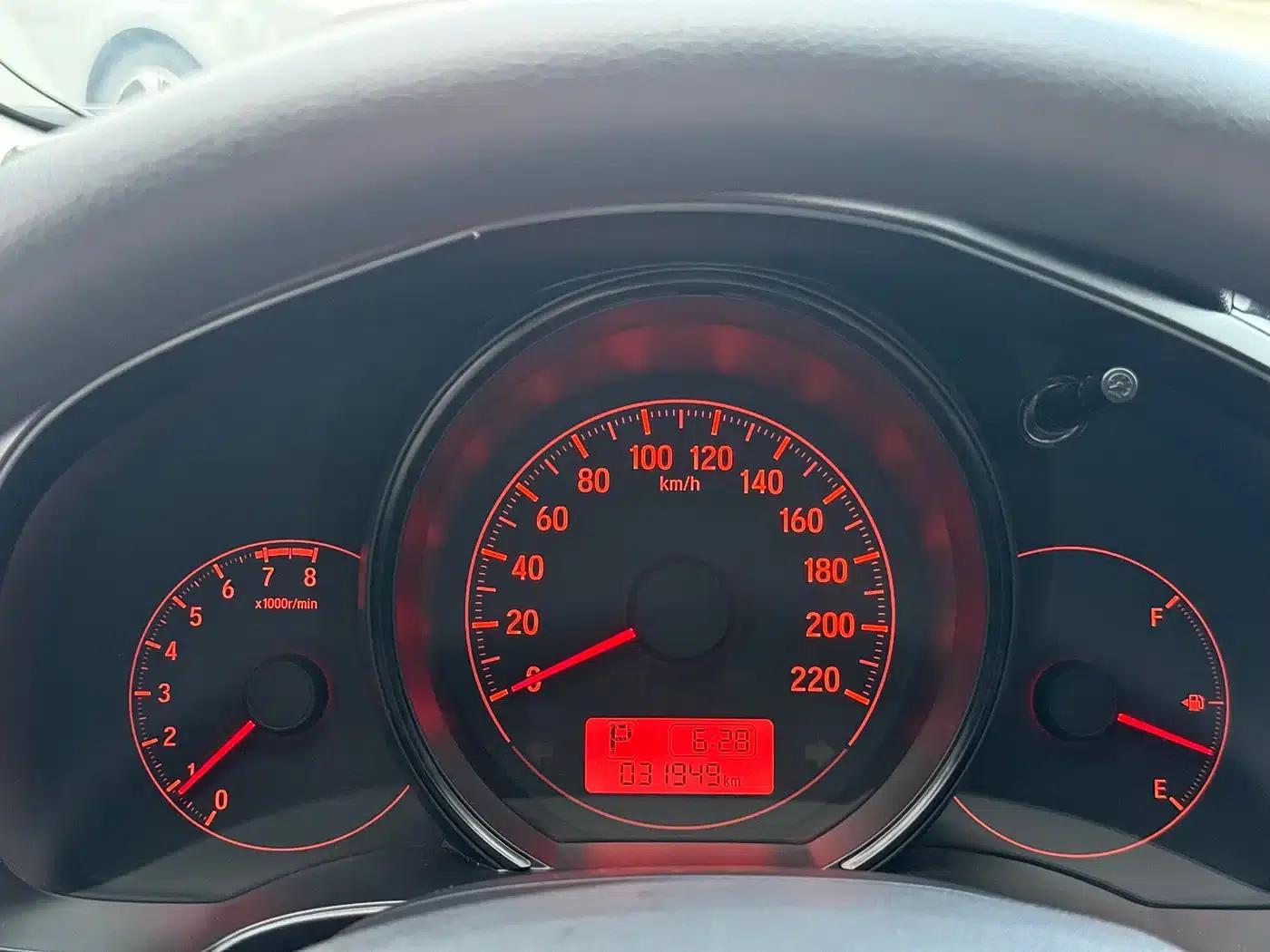 Honda Fit 2018 1.5L CVT Comfort Edition — миниатюра 28