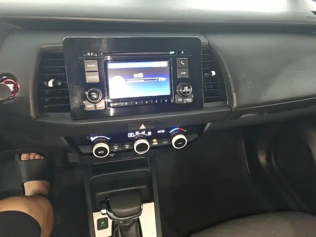 Honda Fit 2022 1.5L CVT Trendy Sunroof Edition — миниатюра 13