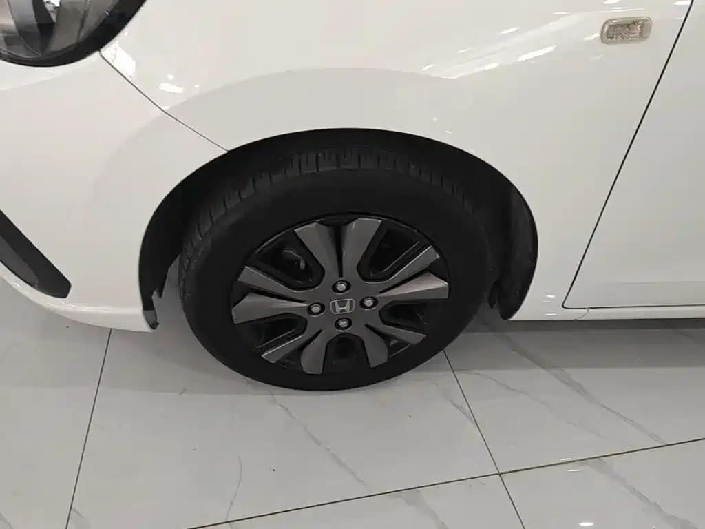 Honda Fit 2022 1.5L CVT Trendy Sunroof Edition — миниатюра 23