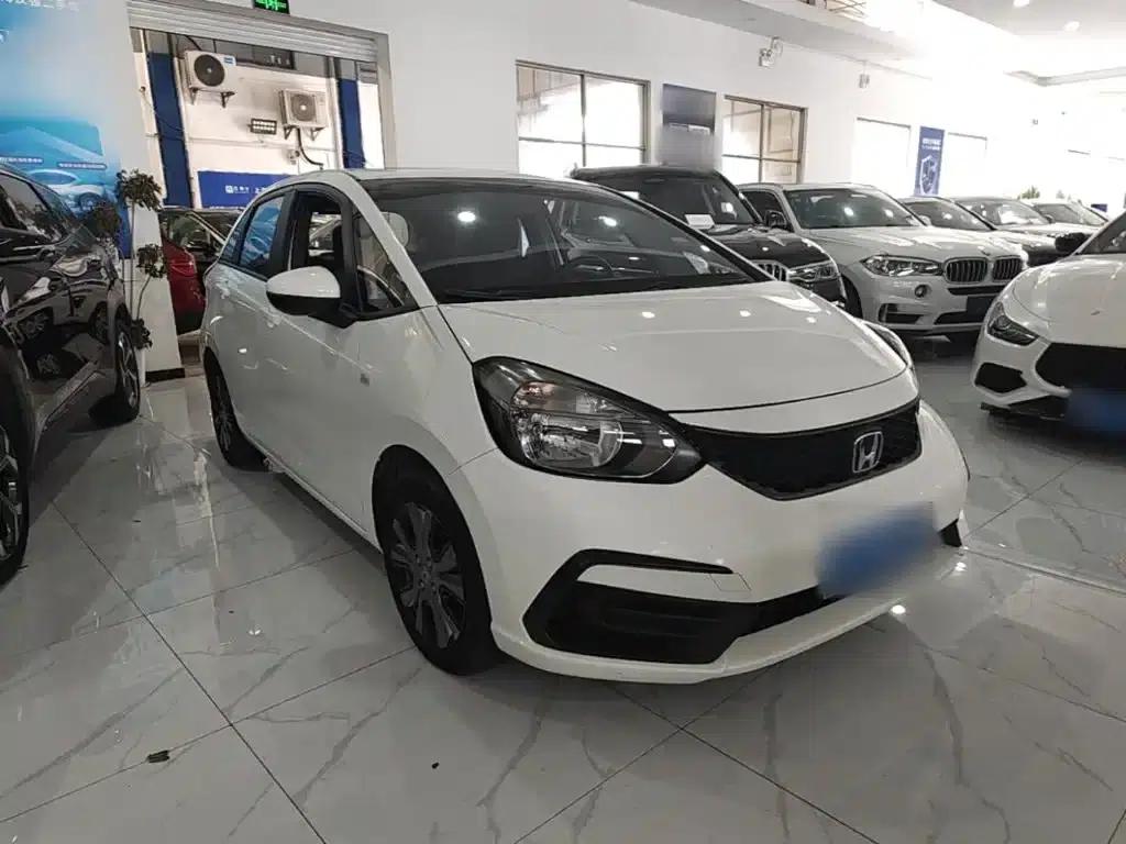 Honda Fit 2022 1.5L CVT Trendy Sunroof Edition — миниатюра 4