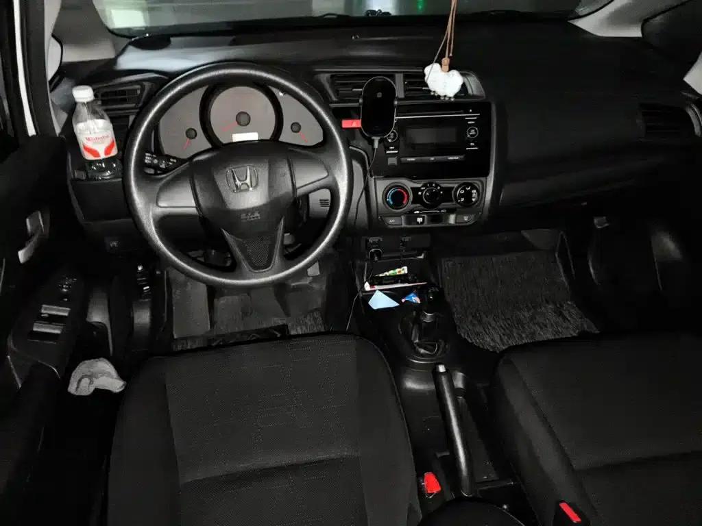 Honda Fit 2016 1.5L LX Manual Comfort Model — миниатюра 13
