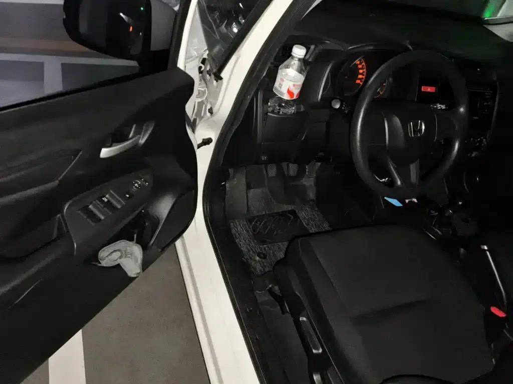 Honda Fit 2016 1.5L LX Manual Comfort Model — миниатюра 14