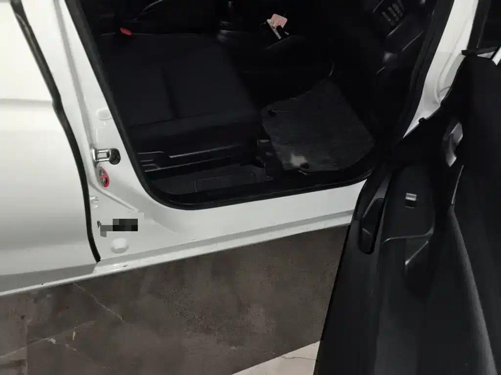 Honda Fit 2016 1.5L LX Manual Comfort Model — миниатюра 20