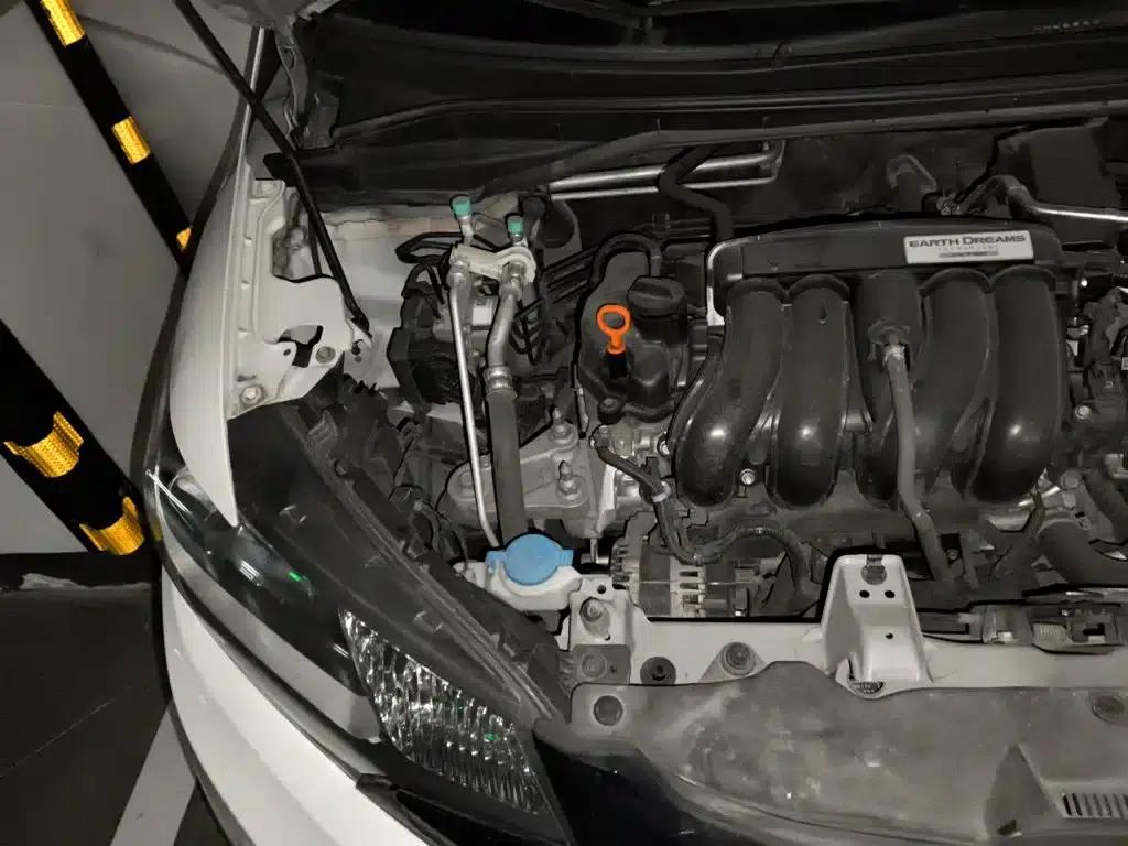 Honda Fit 2016 1.5L LX Manual Comfort Model — миниатюра 21