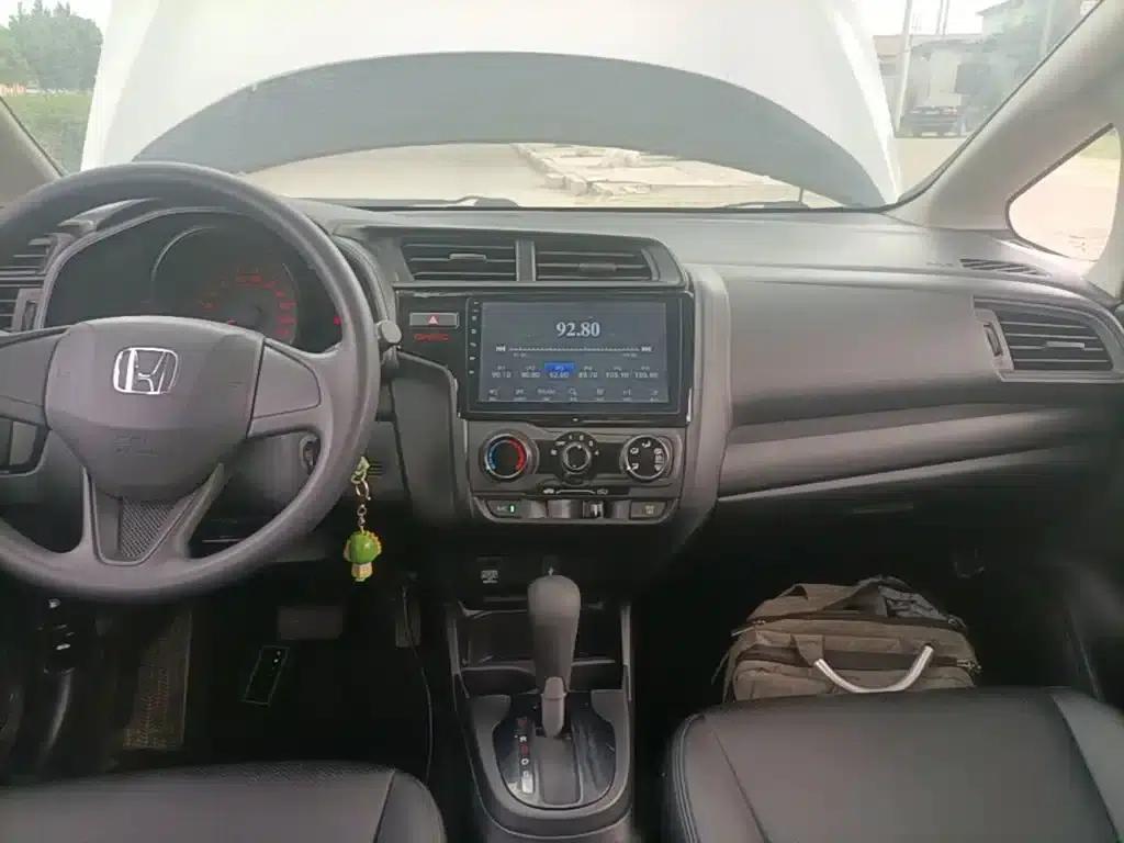 Honda Fit 2018 1.5L CVT Comfort Edition — миниатюра 13