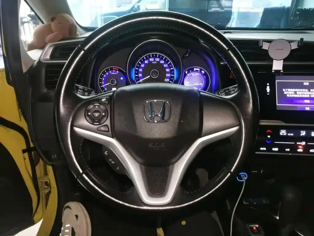 Honda Fit 2014 1.5L EXLI CVT Leading Edition — миниатюра 11