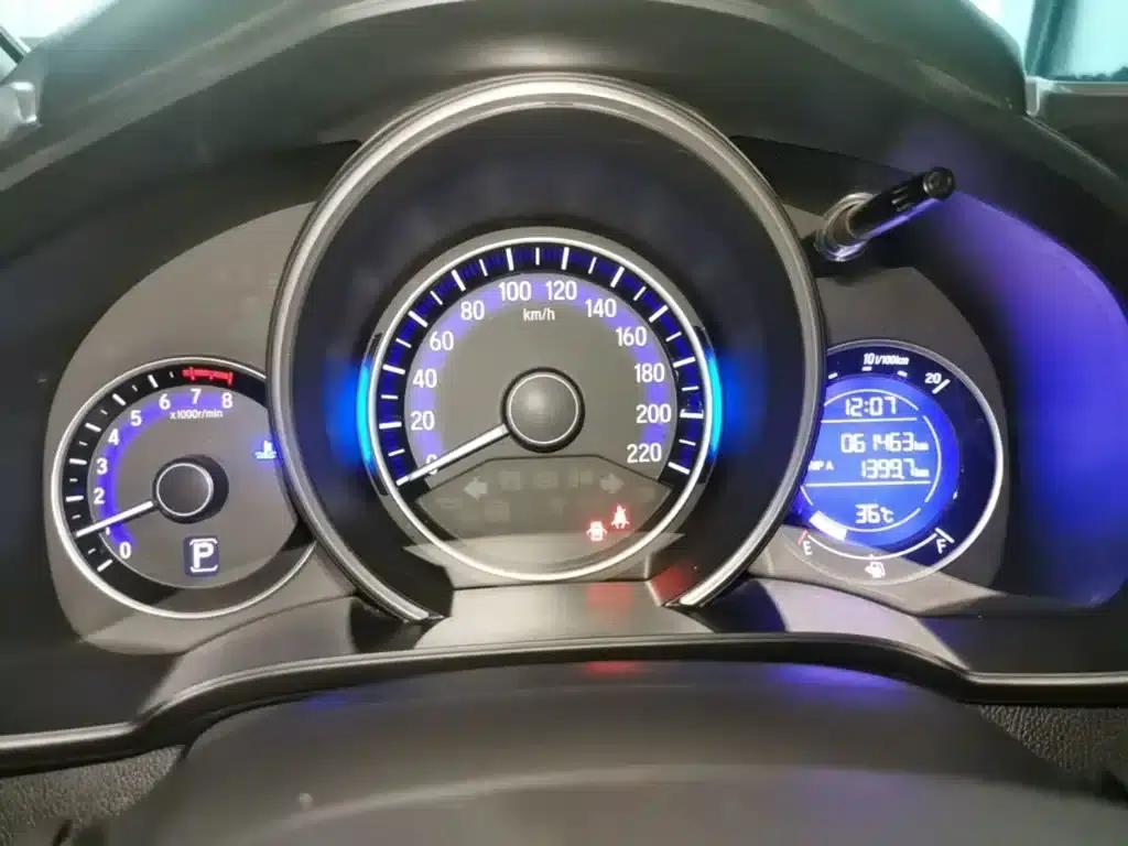 Honda Fit 2014 1.5L EXLI CVT Leading Edition — миниатюра 12
