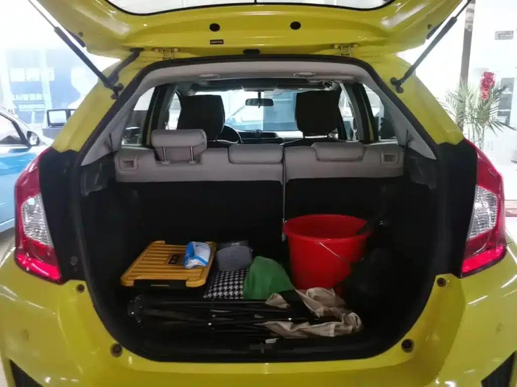 Honda Fit 2014 1.5L EXLI CVT Leading Edition — миниатюра 19