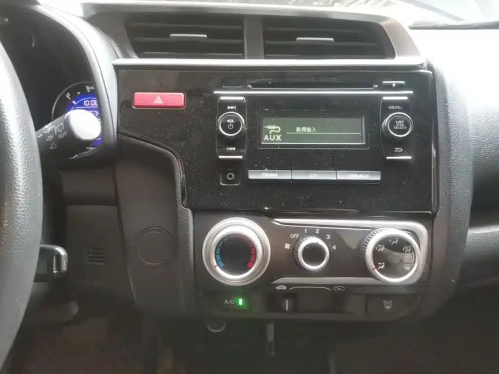 Honda Fit 2014 1.5L SE CVT Fashion Edition — миниатюра 13