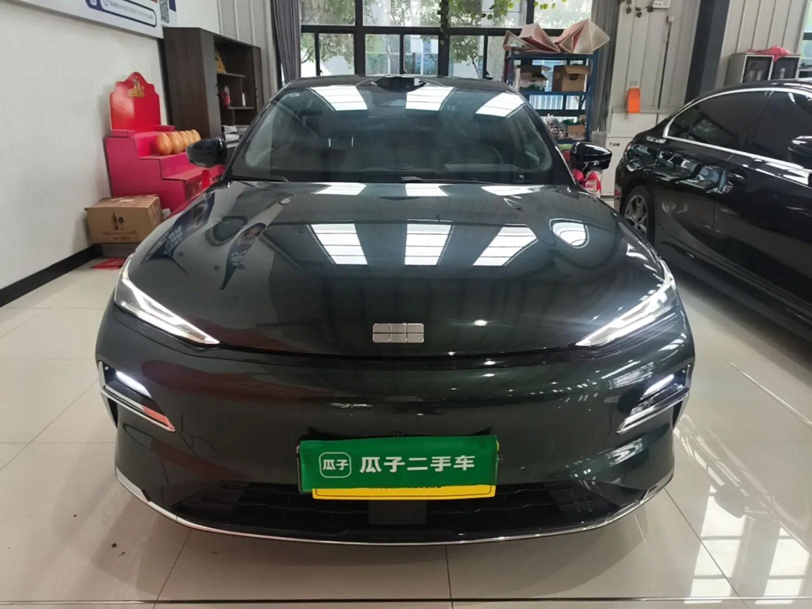 Geely Galaxy 8 2025 130km EM-P Starship Edition — миниатюра 2