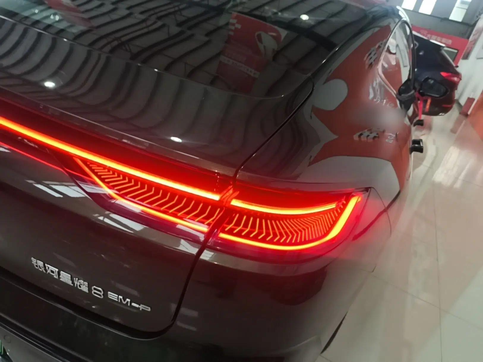 Geely Galaxy 8 2025 130km EM-P Starship Edition — миниатюра 9