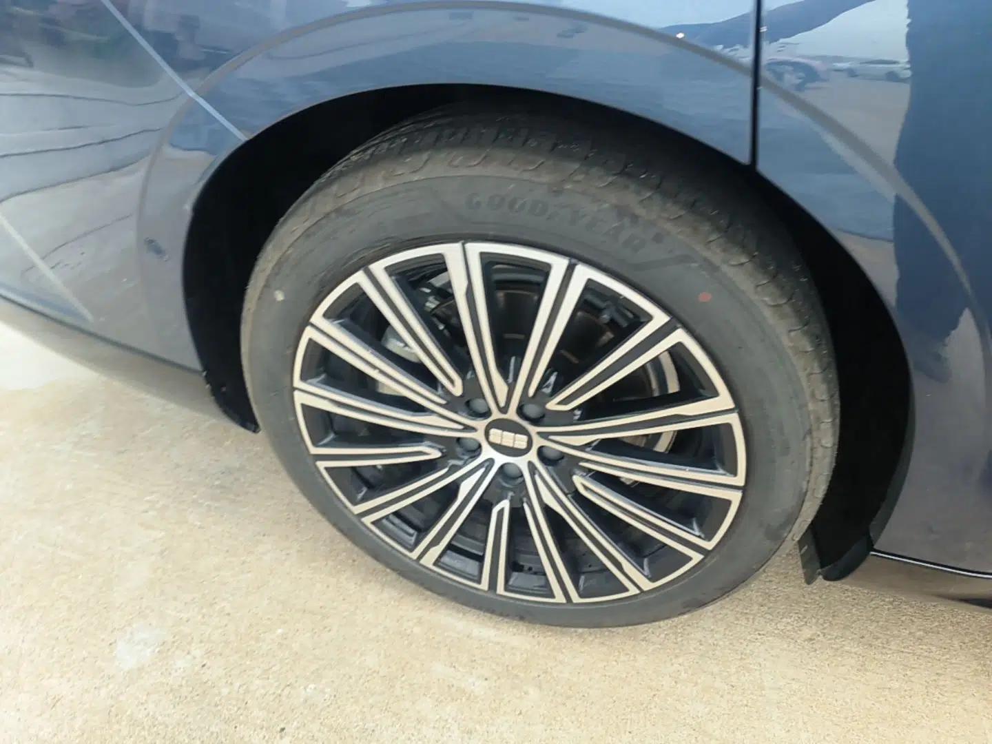 Geely Galaxy 8 2025 130km EM-P Exploration Edition — миниатюра 11