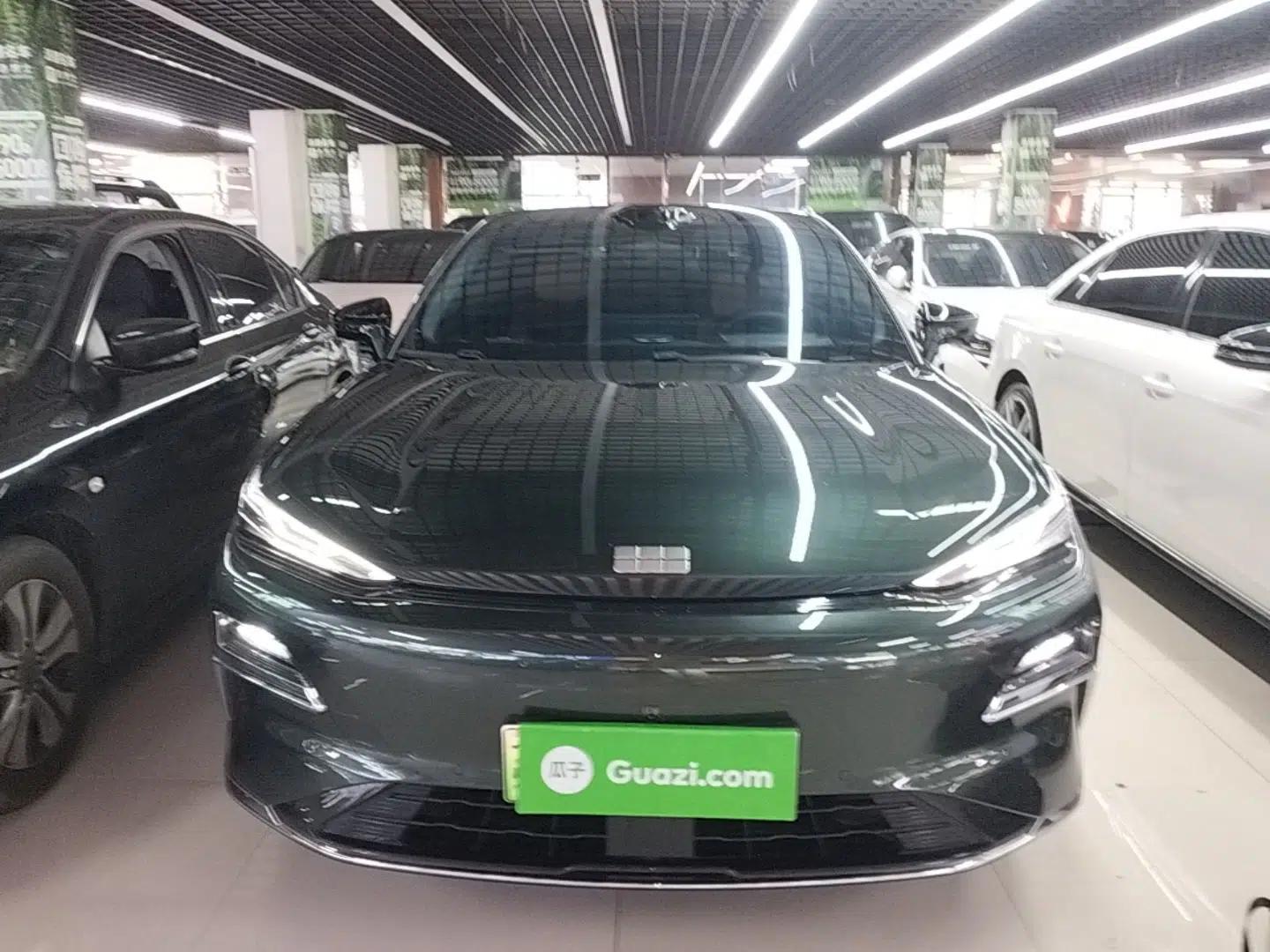 Geely Galaxy 8 2025 130km EM-P Starship Edition — миниатюра 2