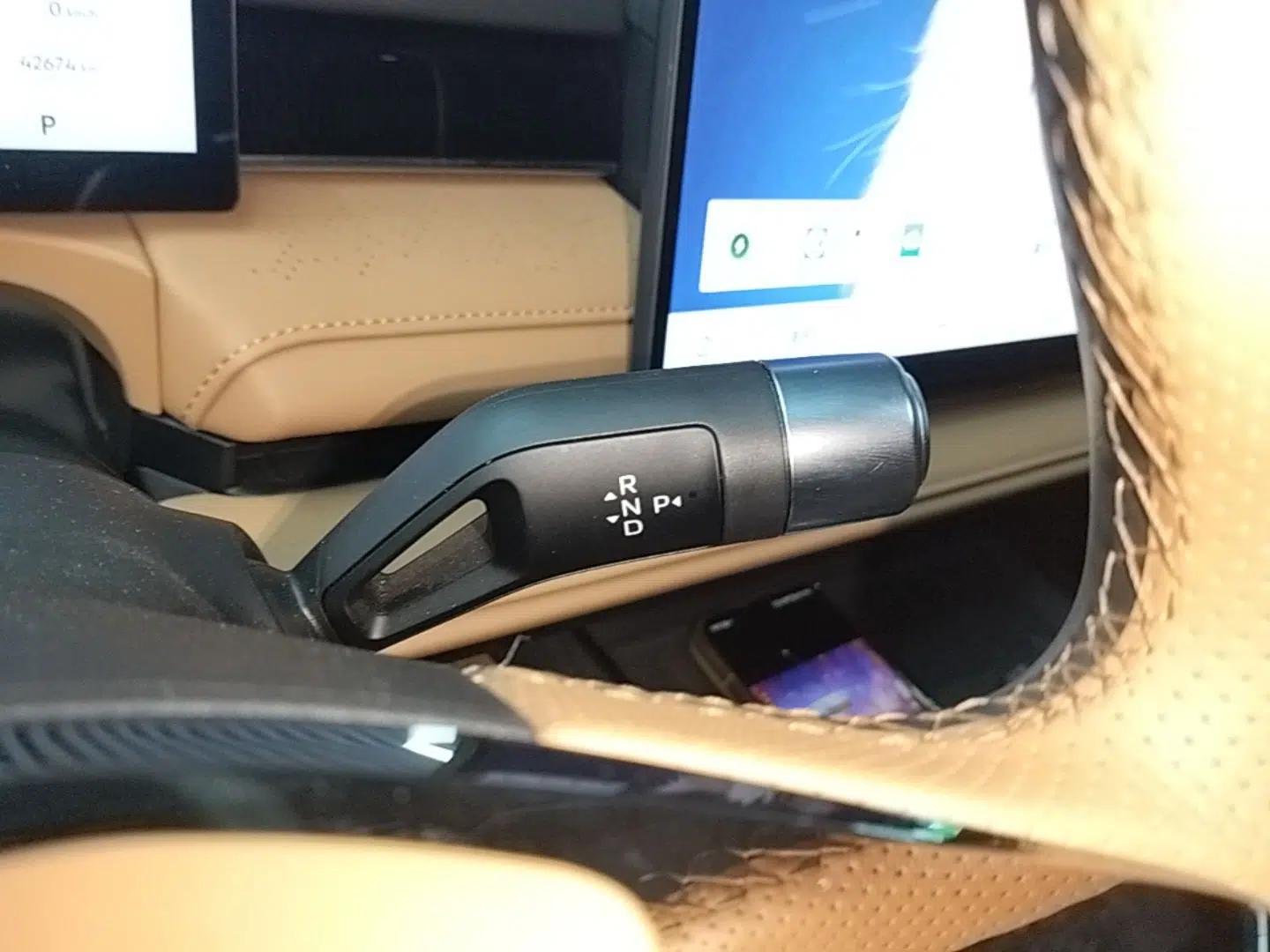 Geely Galaxy 8 2025 130km EM-P Starship Edition — миниатюра 16