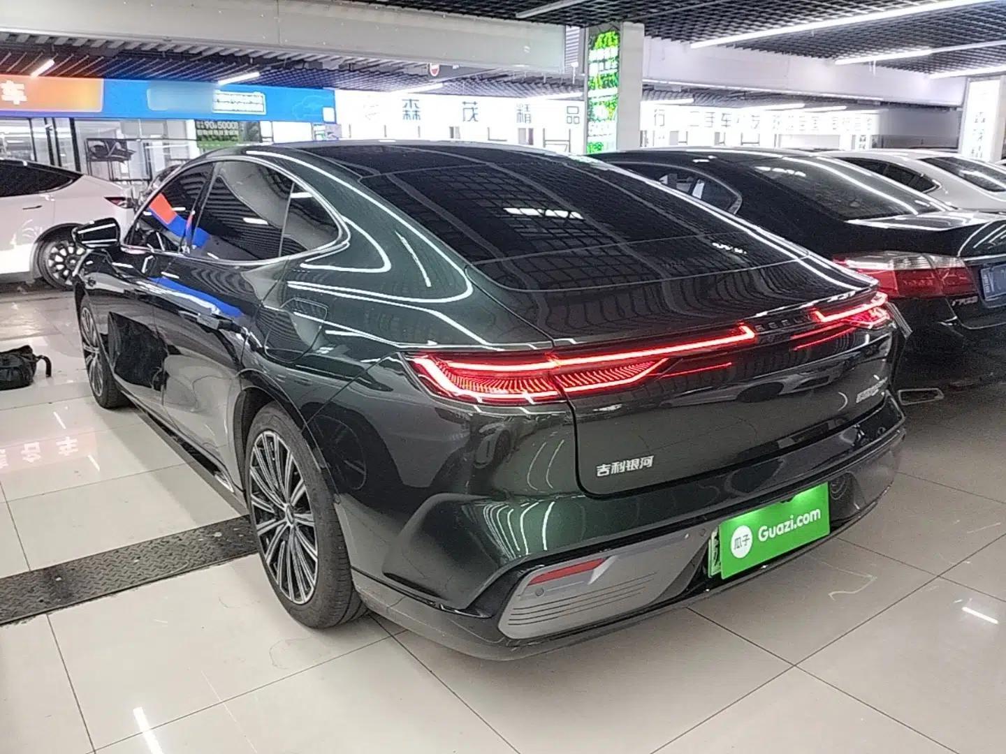 Geely Galaxy 8 2025 130km EM-P Starship Edition — миниатюра 4