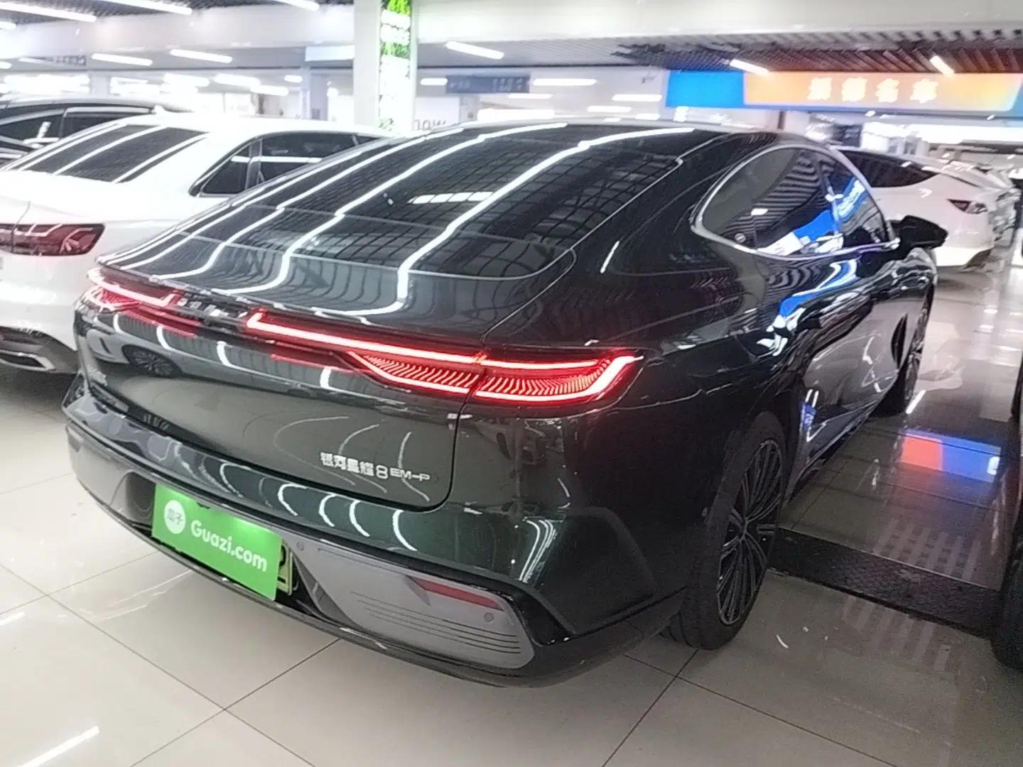 Geely Galaxy 8 2025 130km EM-P Starship Edition — миниатюра 6