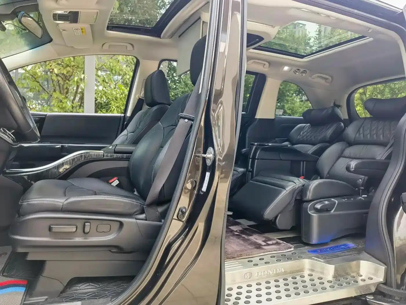 Elysion 2019 2.0L Hybrid Luxury Edition — миниатюра 19