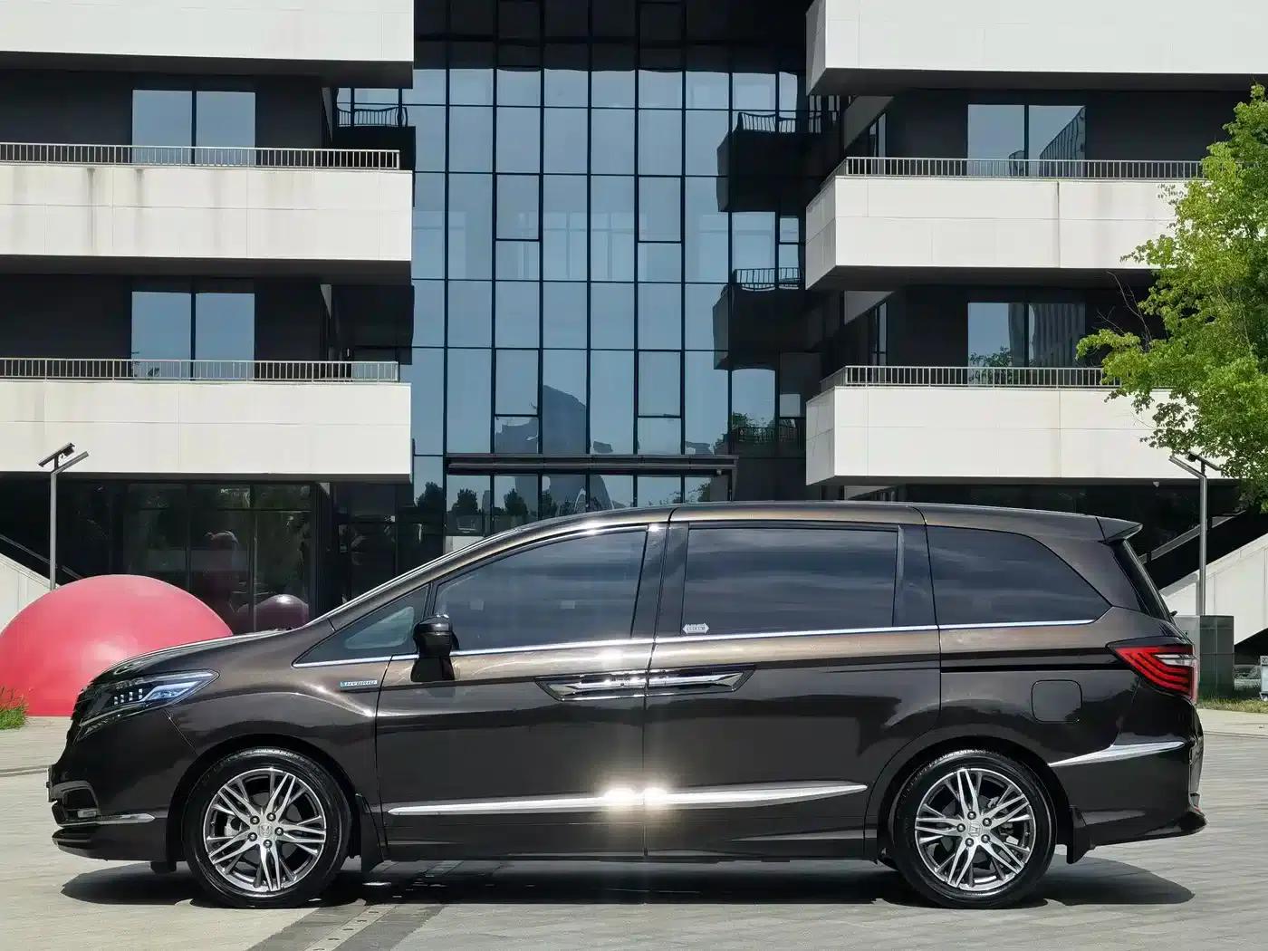 Elysion 2019 2.0L Hybrid Luxury Edition — миниатюра 4