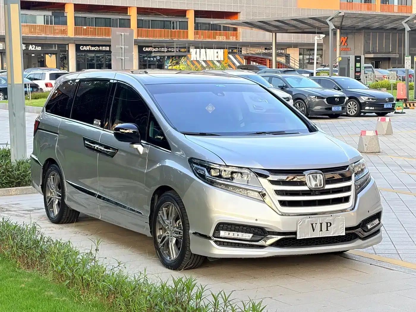 Elysion 2019 2.0L Hybrid Supreme Edition — миниатюра 2