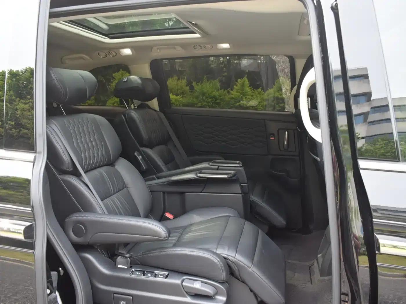 Elysion 2022 2.0L e:HEV Luxury Edition — миниатюра 14