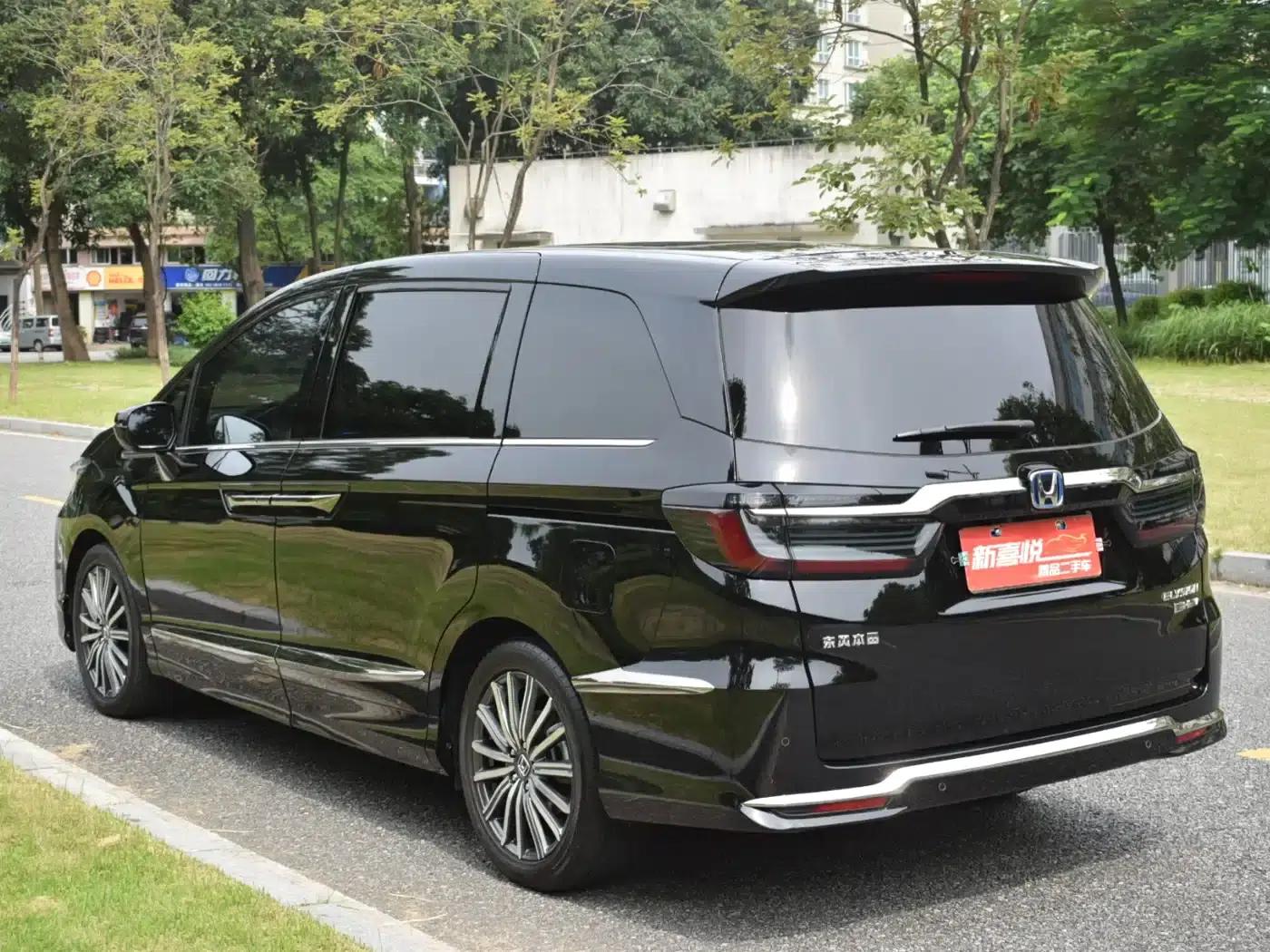 Elysion 2022 2.0L e:HEV Luxury Edition — миниатюра 4