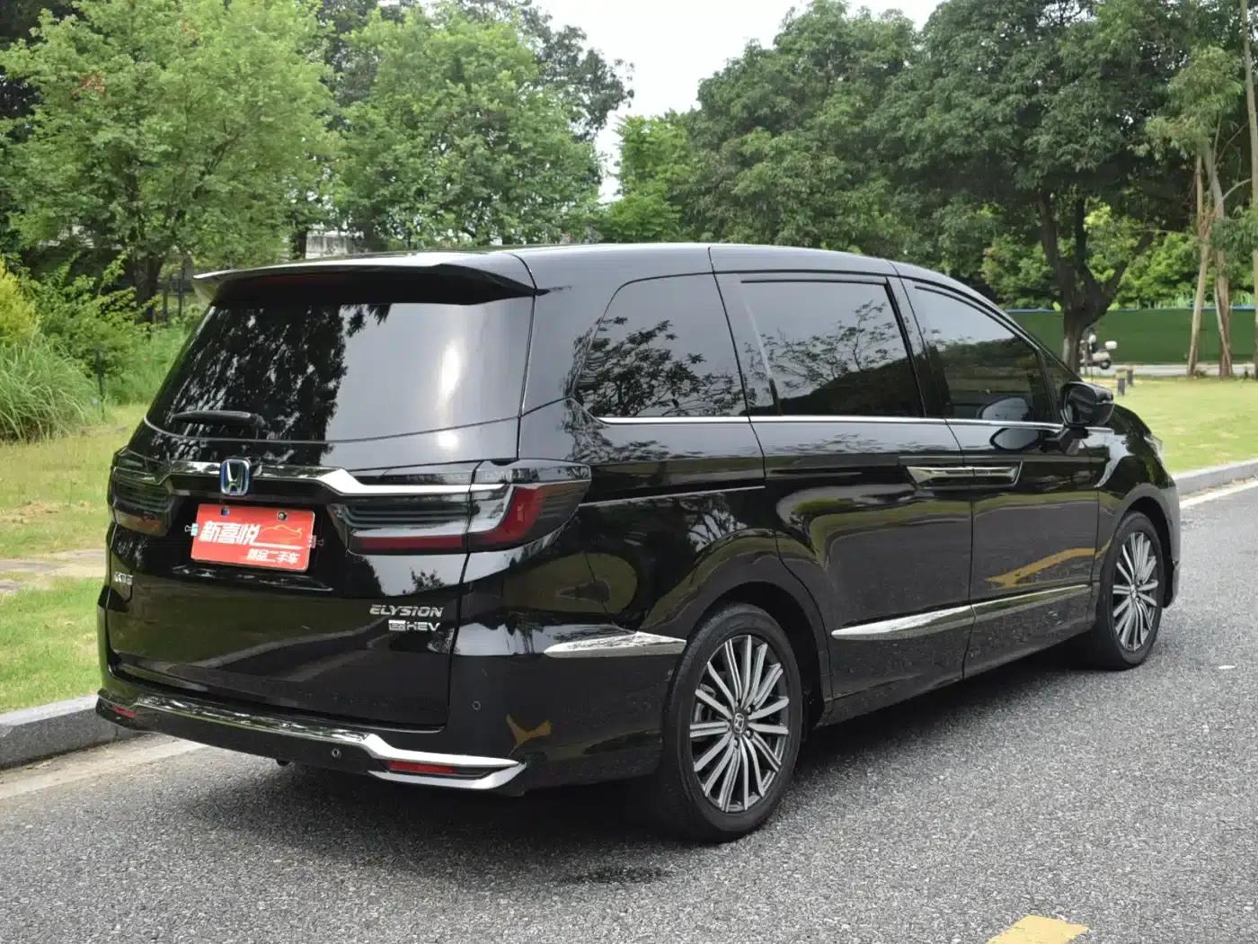Elysion 2022 2.0L e:HEV Luxury Edition — миниатюра 6