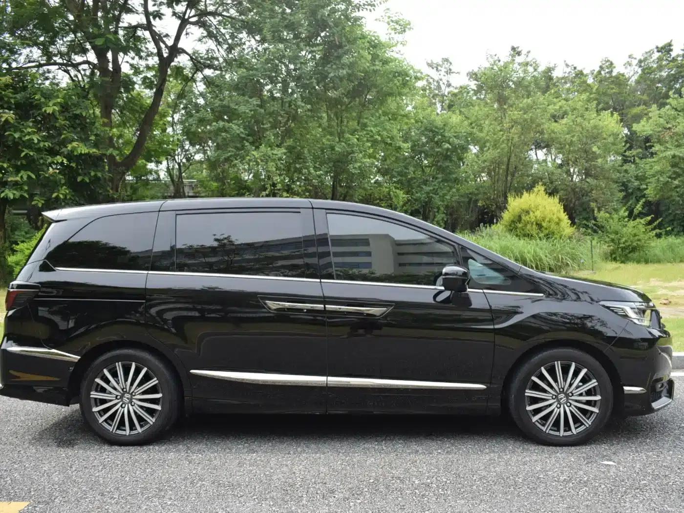 Elysion 2022 2.0L e:HEV Luxury Edition — миниатюра 7