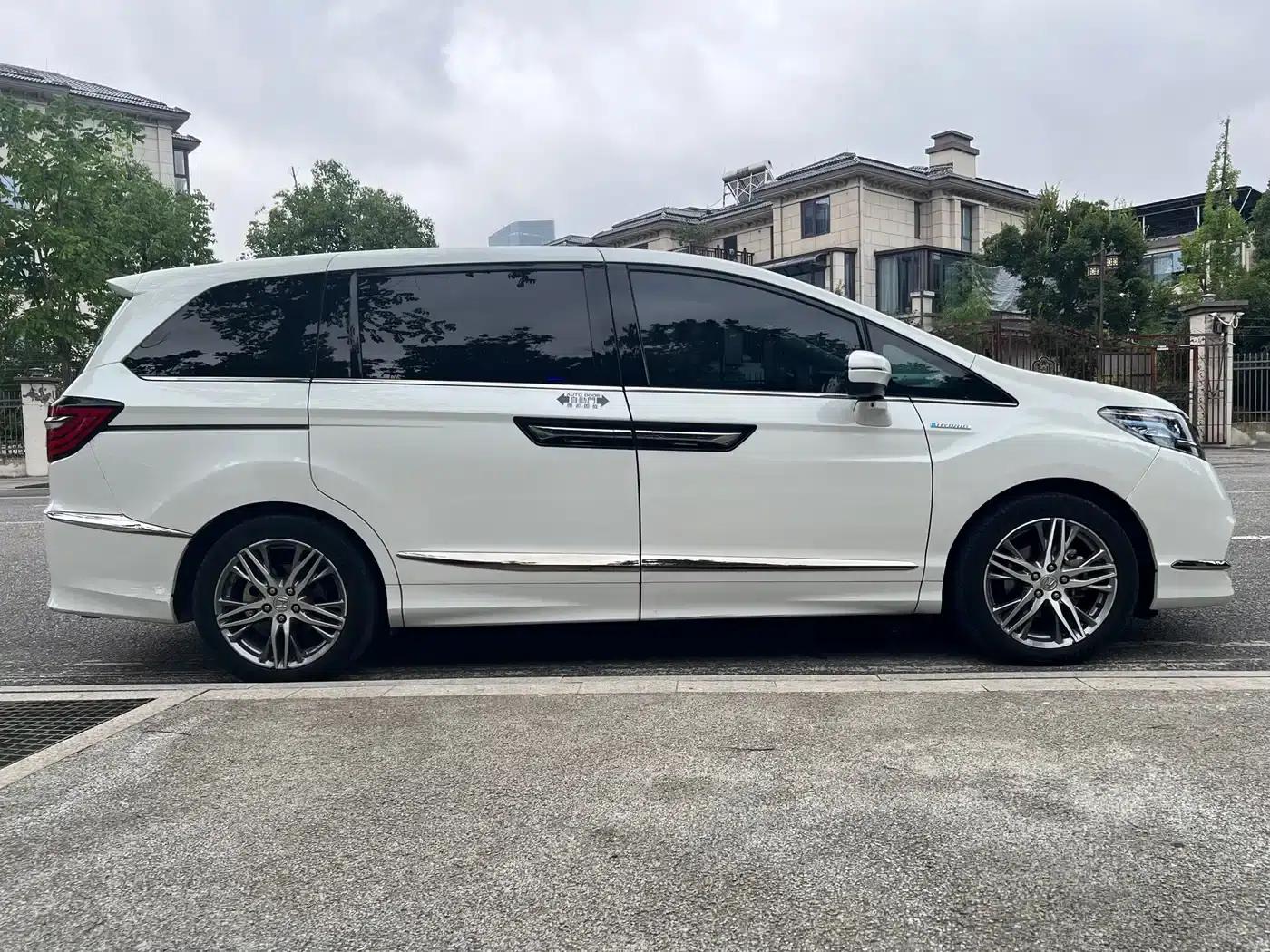Elysion 2019 2.0L Hybrid Luxury Edition — миниатюра 4