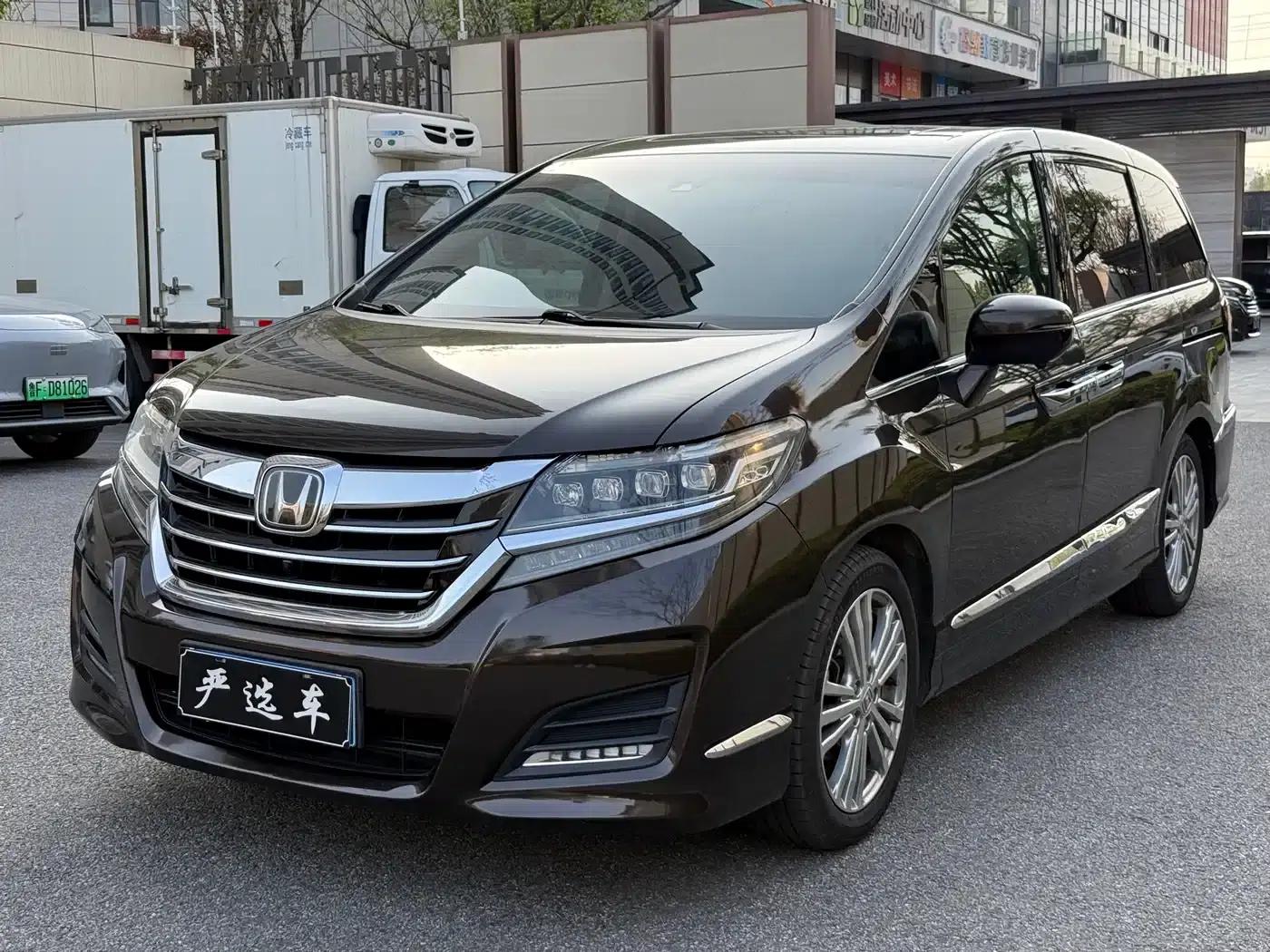 Elysion 2016 2.4L Luxury Edition — миниатюра 1