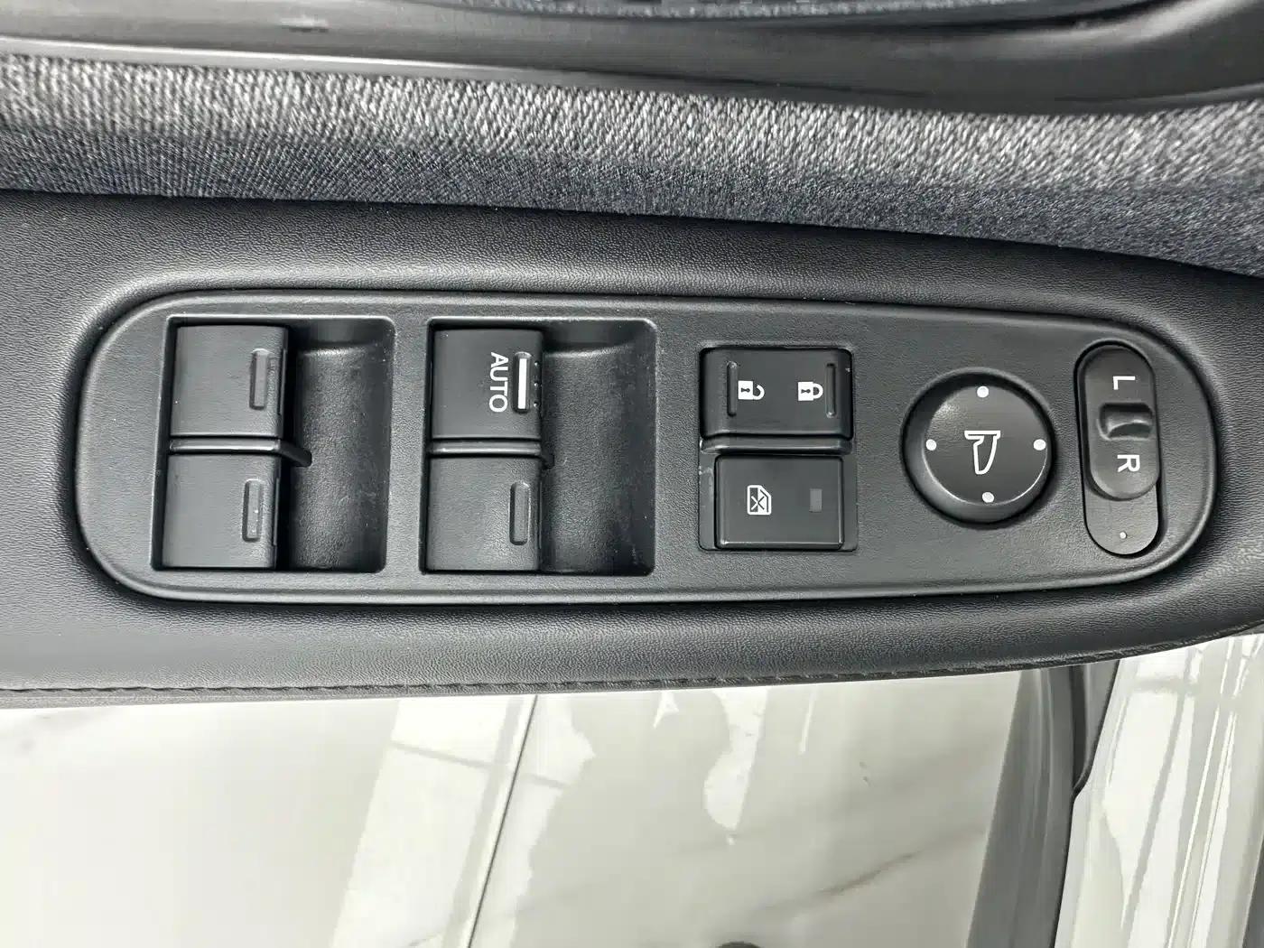 Honda XR-V 2021 1.5L CVT Luxury Edition — миниатюра 12