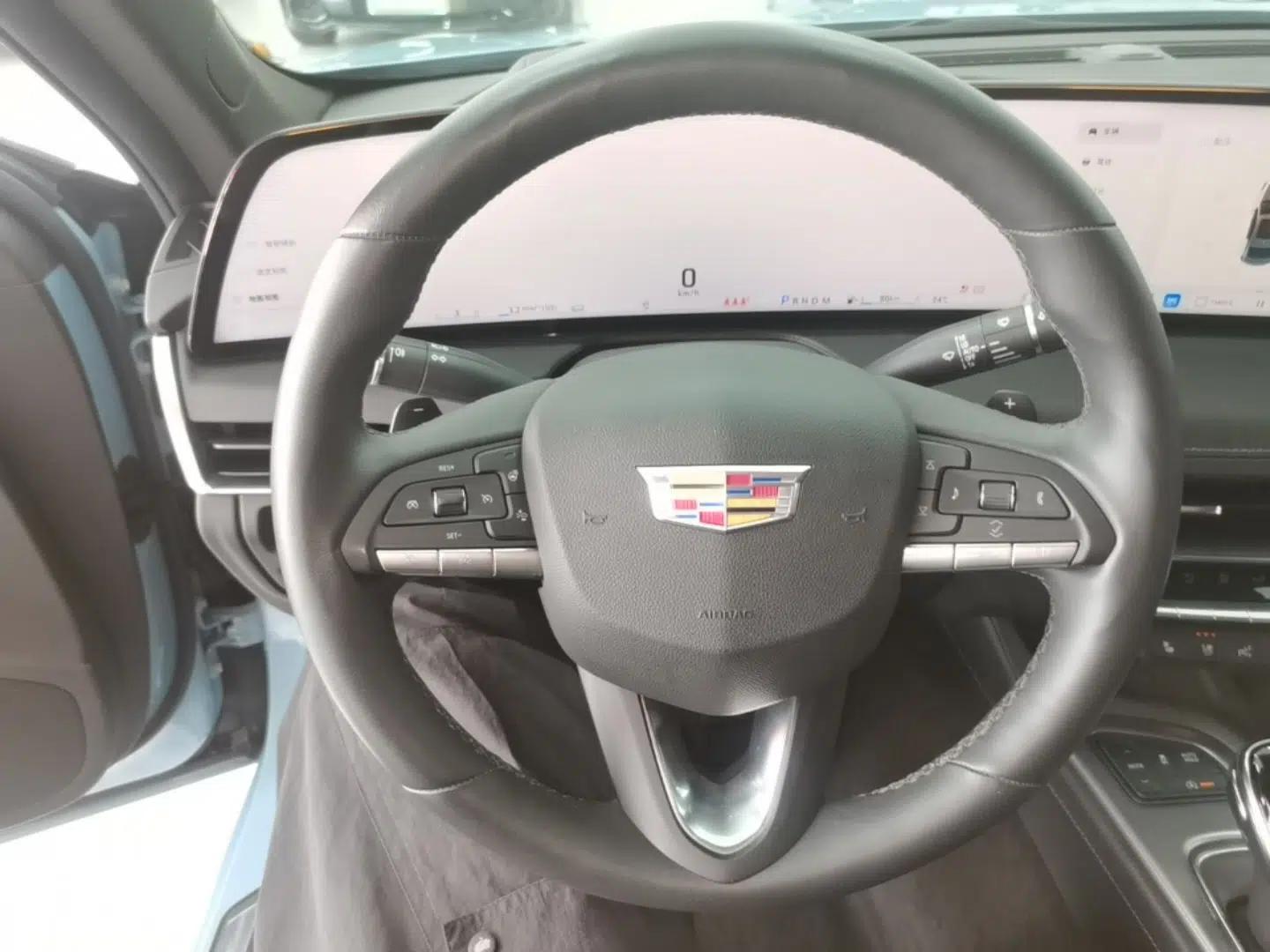 Cadillac CT5 2025 28T Track Performance Edition — миниатюра 18