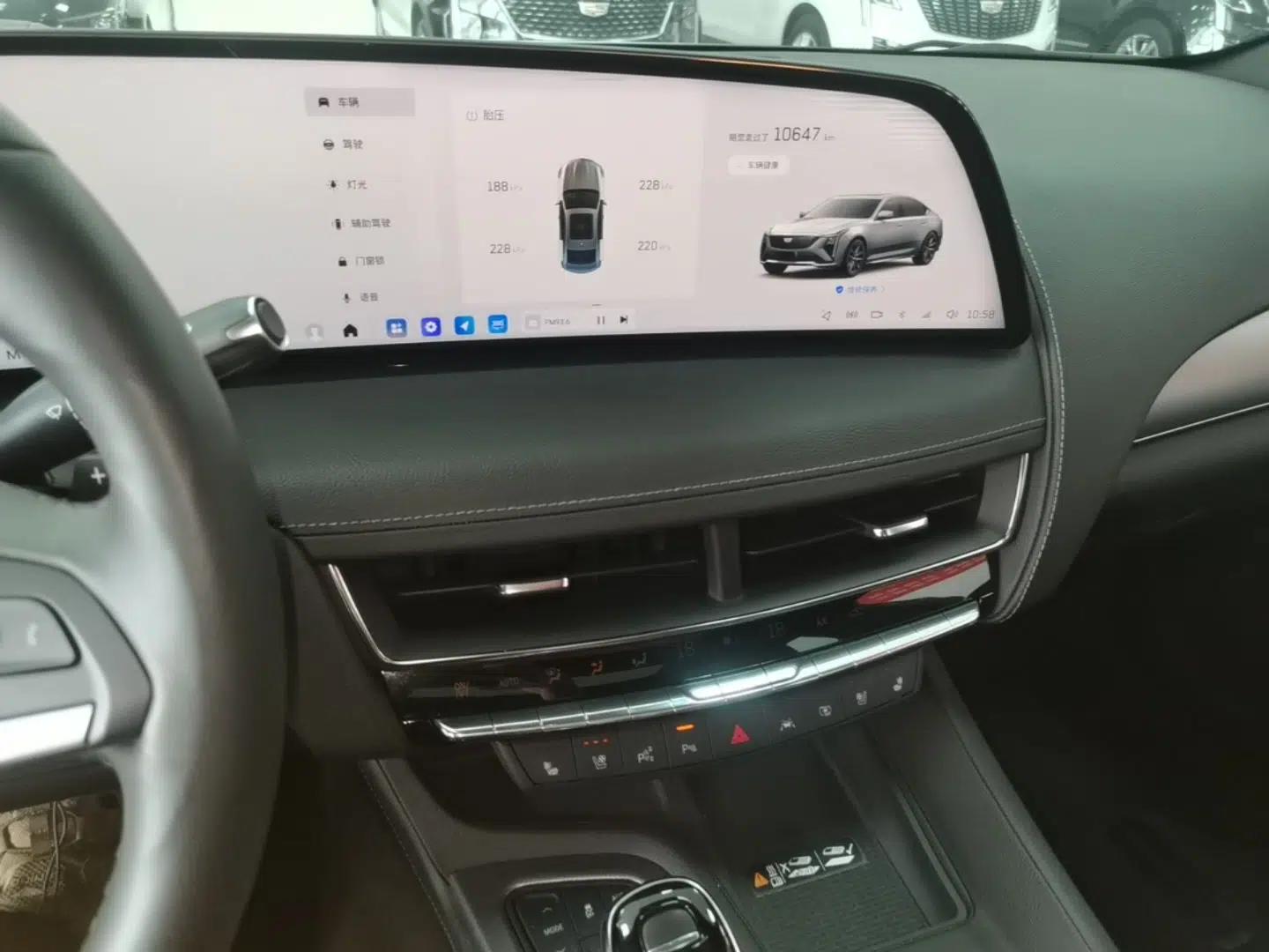 Cadillac CT5 2025 28T Track Performance Edition — миниатюра 20