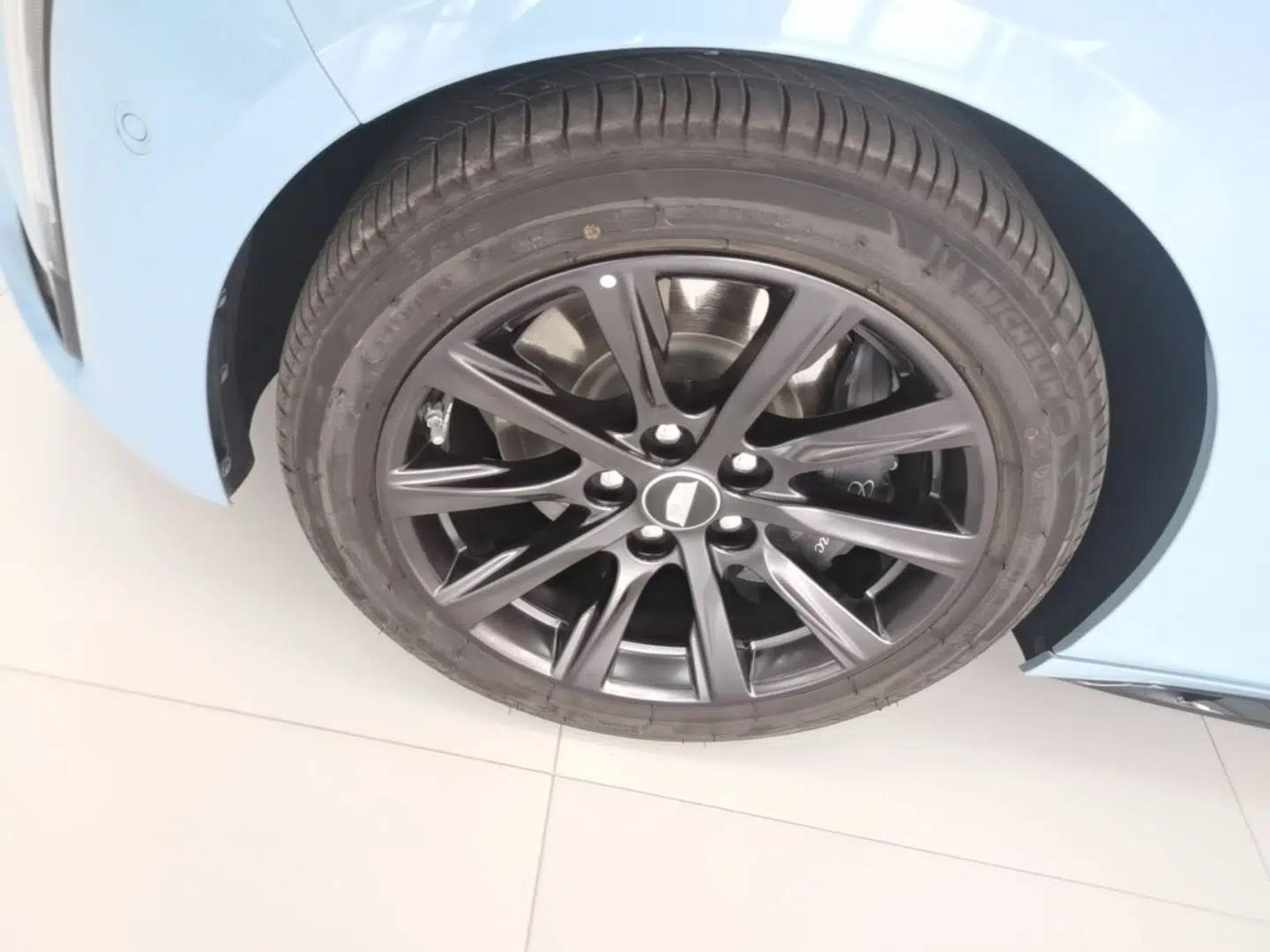 Cadillac CT5 2025 28T Track Performance Edition — миниатюра 10