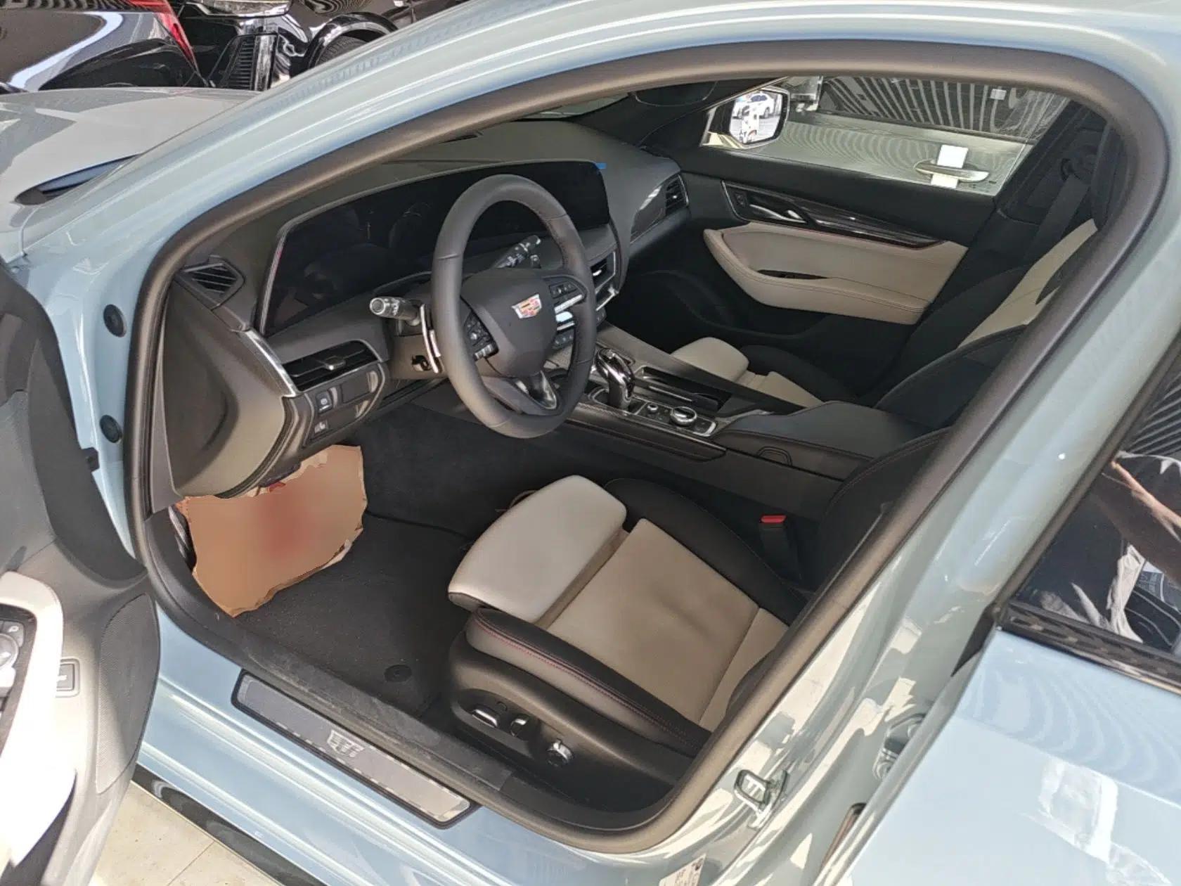 Cadillac CT5 2025 28T Track Performance Edition — миниатюра 17