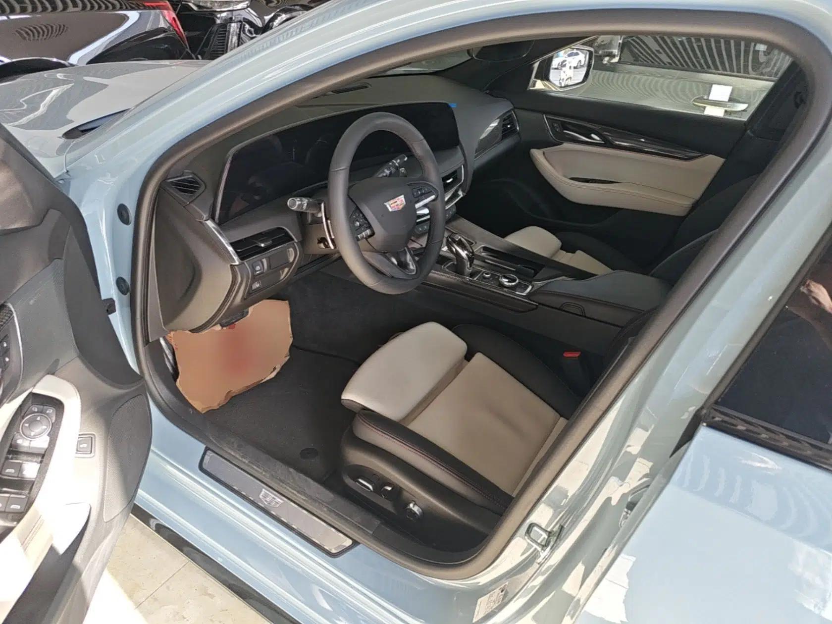 Cadillac CT5 2025 28T Track Performance Edition — миниатюра 18