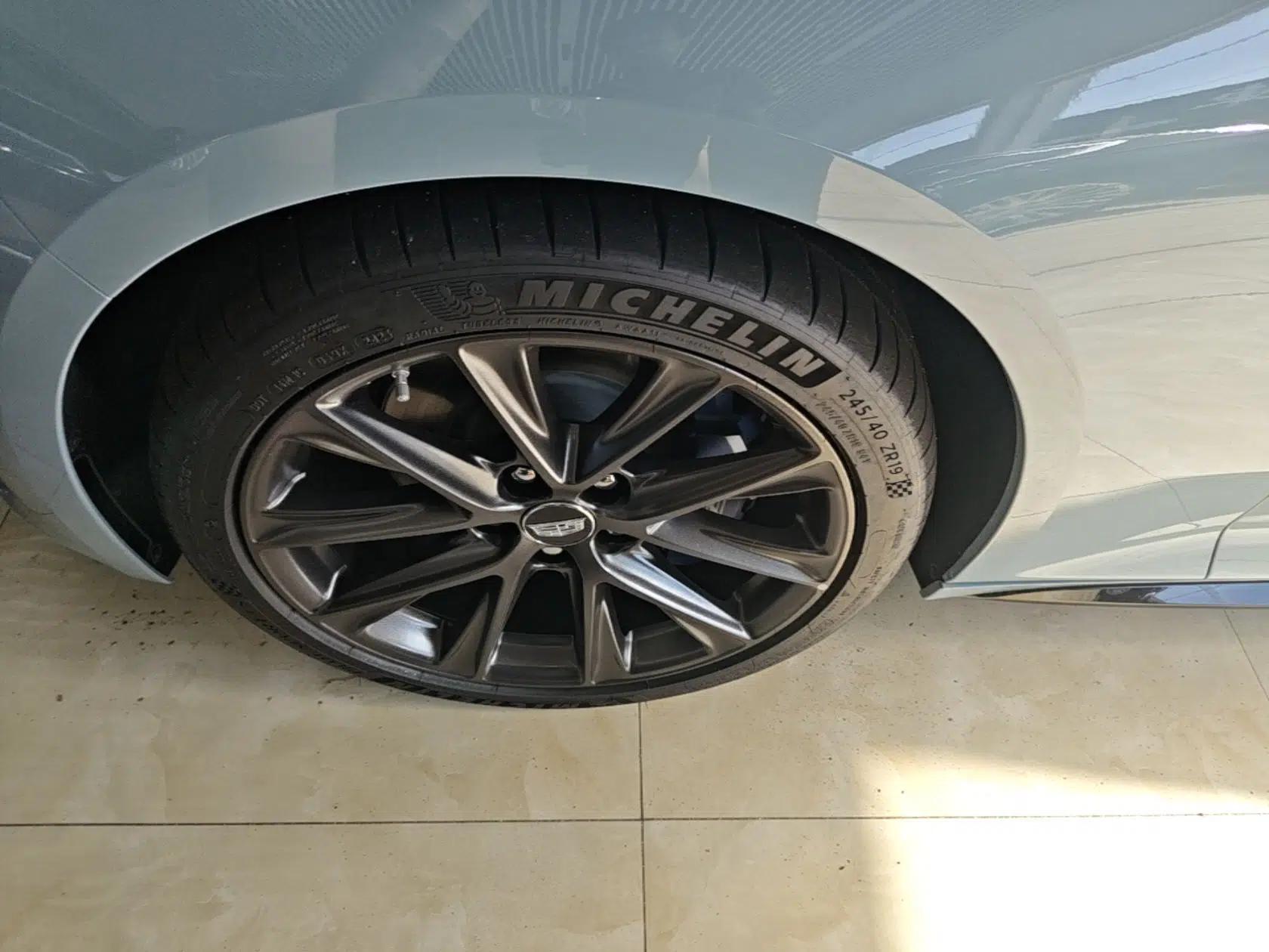 Cadillac CT5 2025 28T Track Performance Edition — миниатюра 10